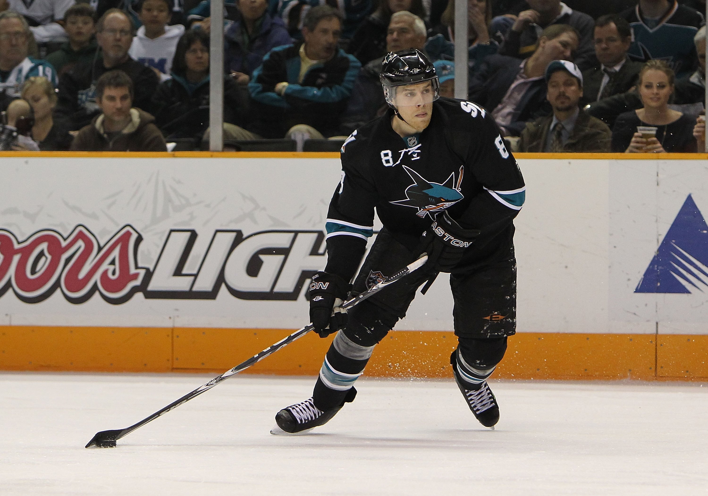 SAN JOSE, CA - MARCH 04:  Joe Pavelski #8 of the San Jose Sharks in action against the Montreal Canadiens during an NHL game at the HP Pavilion  on March 4, 2010 in San Jose, California.  (Photo by Jed Jacobsohn/Getty Images)