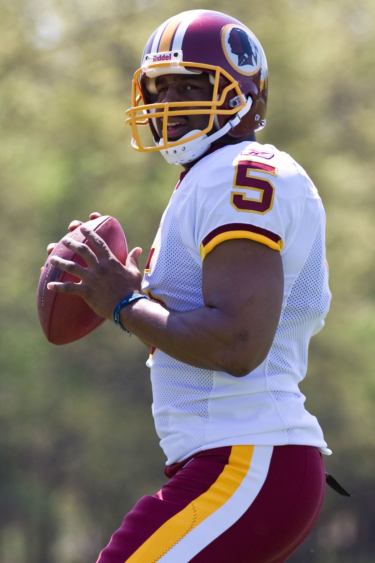 ASHBURN, VA - APRIL 15:  Washington Redskins Donovan McNabb works out at the Washington Redskins training facility on April 15, 2010 in Ashburn, Virginia  (Photo by Chris McGrath/Getty Images)