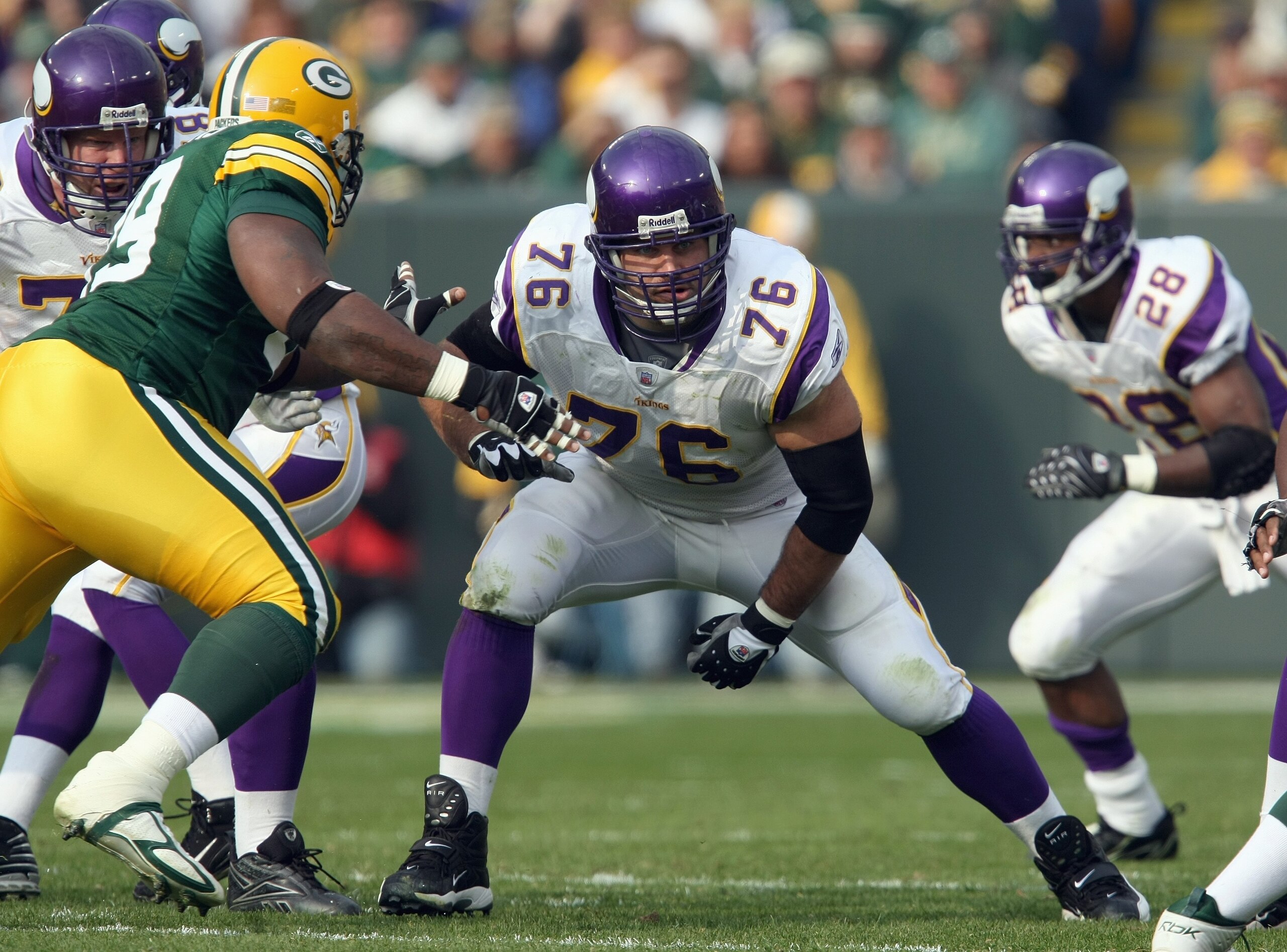 GREEN BAY, WI - NOVEMBER 11: Steve Hutchinson #76 of the Minnesota Vikings moves on the line during the game against the Green Bay Packers on November 11, 2007 at Lambeau Field in Green Bay, Wisconsin. The Packers defeated the Vikings 34-0. (Photo by Jona
