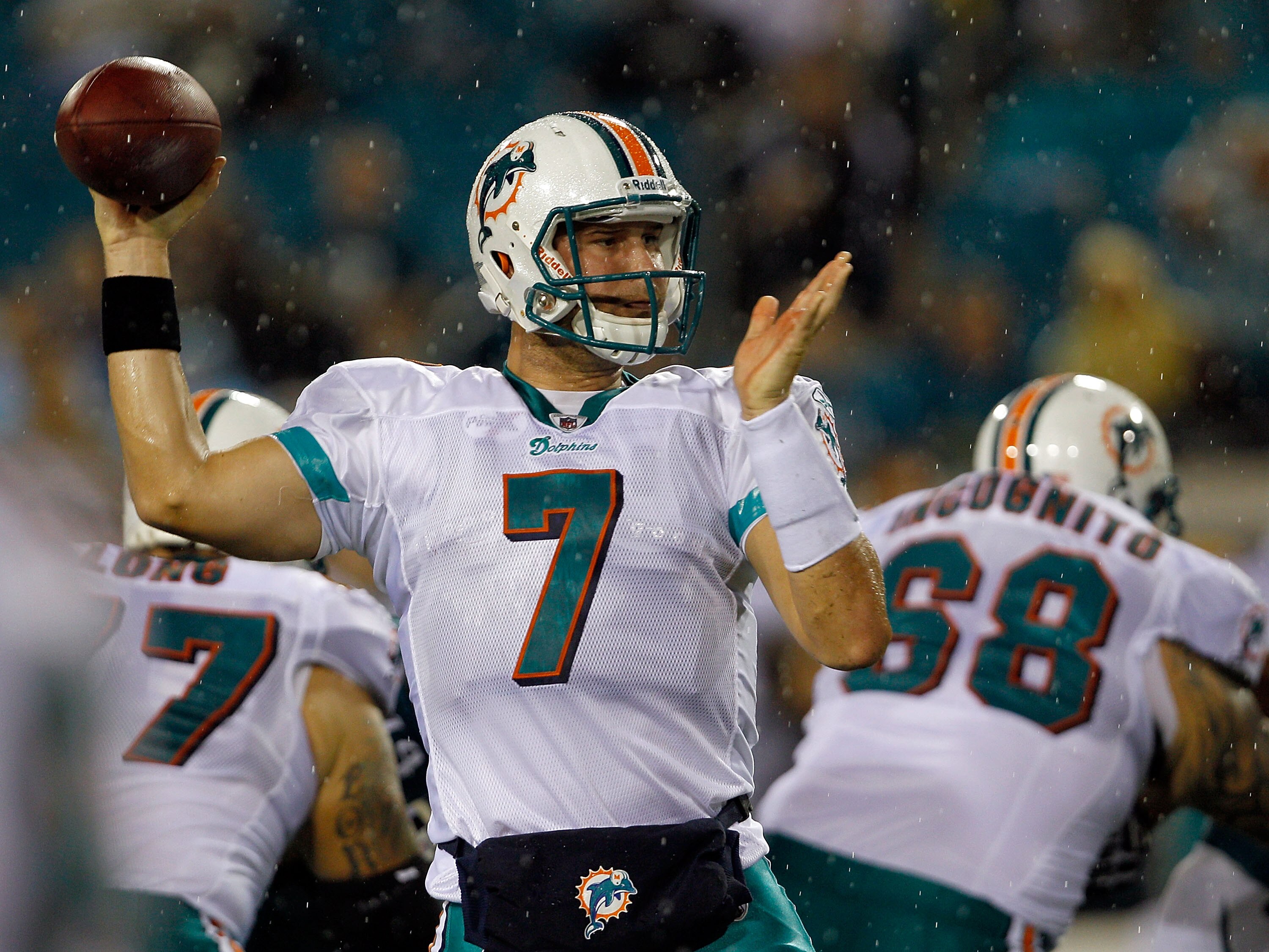 JACKSONVILLE, FL - AUGUST 21:  Quarterback Chad Henne #7 of the Miami Dolphins attempts a pass during the preseason game against the Jacksonville Jaguars at EverBank Field on August 21, 2010 in Jacksonville, Florida.  (Photo by Sam Greenwood/Getty Images)