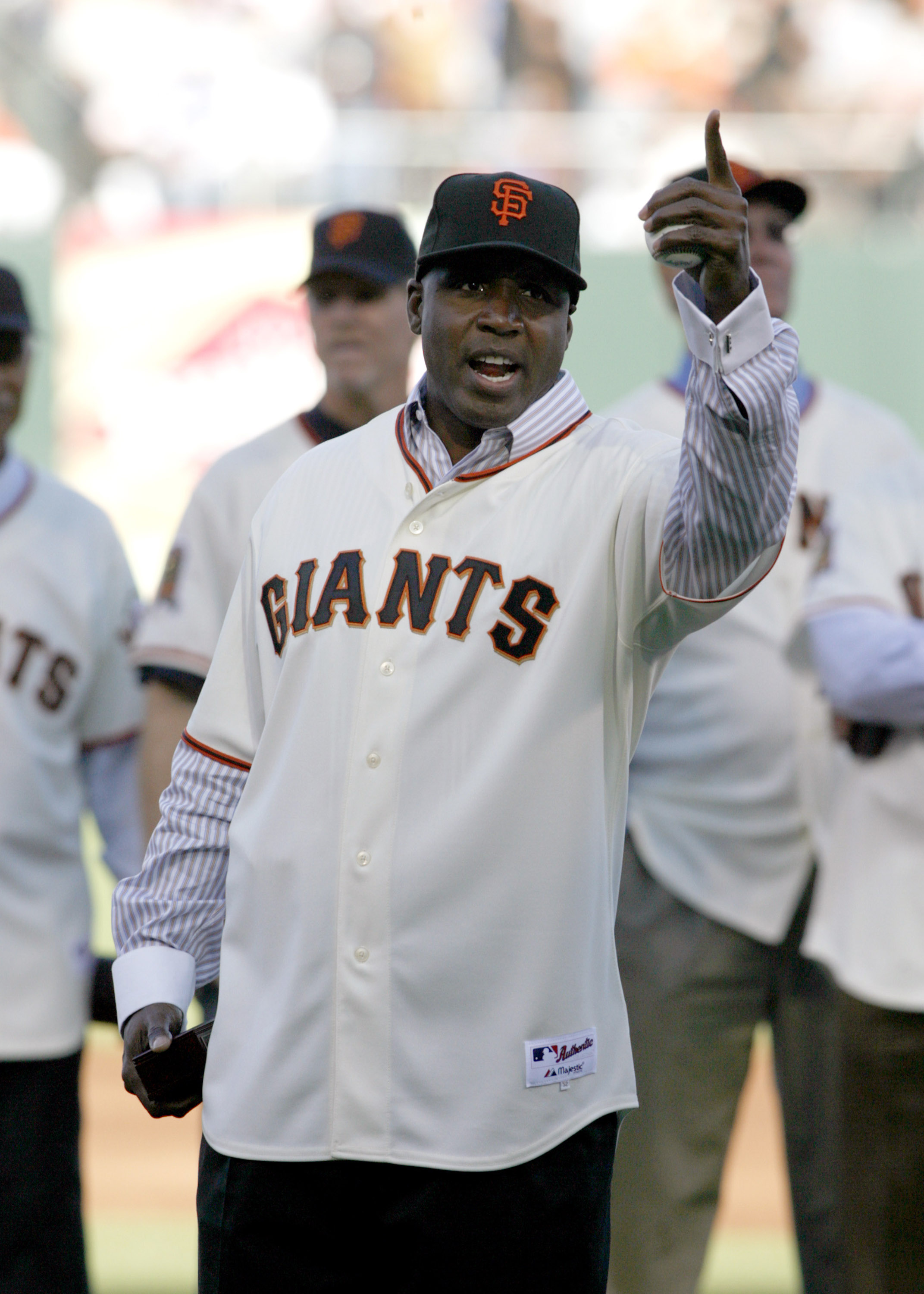 SAN FRANCISCO - AUGUST 9: Barry Bonds points to fans during a San Francisco Giants 50th Anniversary celebration before the game between the Los Angeles Dodgers and San Francisco Giants at AT&T Park on August 9, 2008 in San Francisco, California. (Photo by