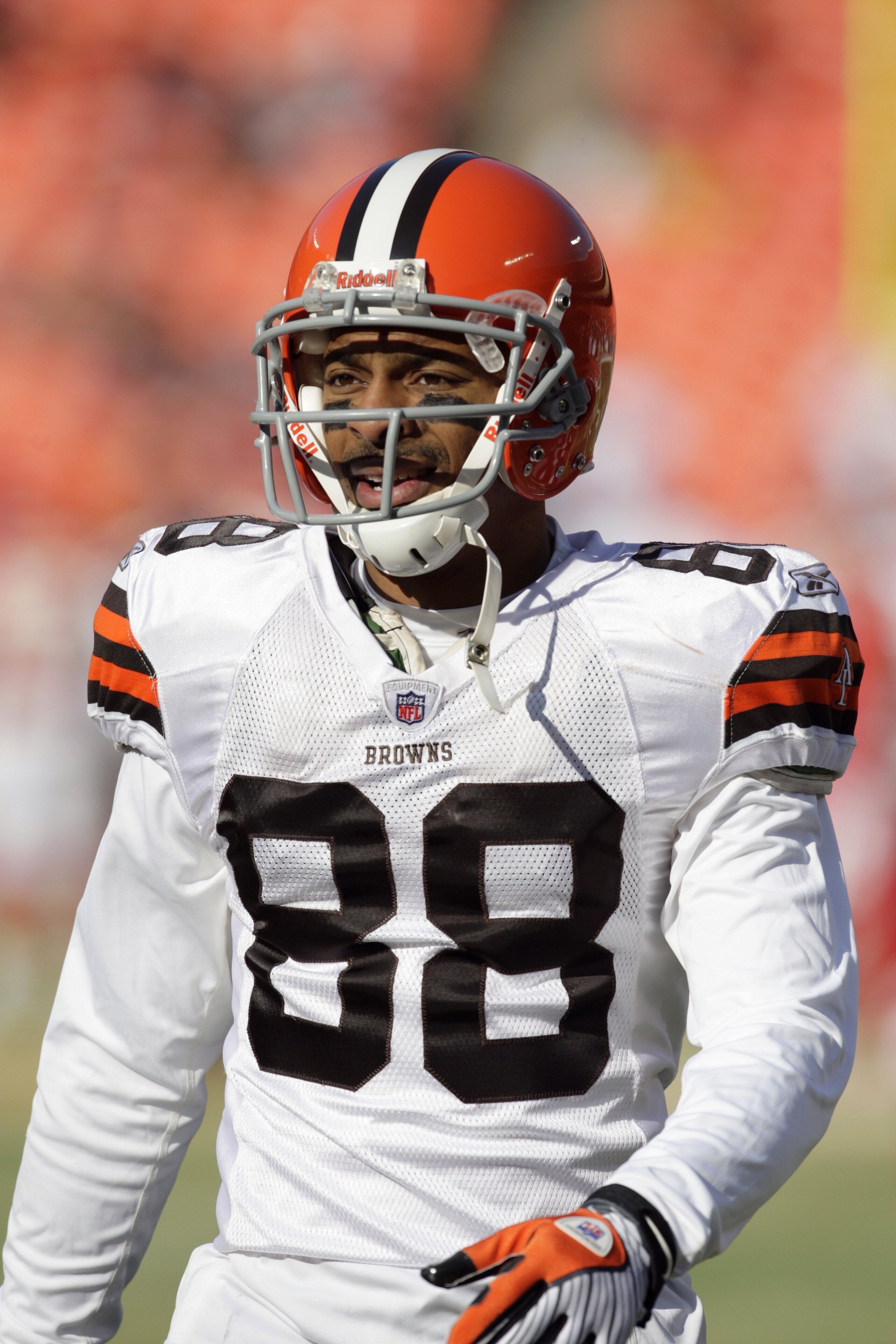 KANSAS CITY, MO - DECEMBER 20:  Chansi Stuckey #86 of the Cleveland Browns looks on during their NFL game against the Kansas City Chiefs on December 20, 2009 at Arrowhead Stadium in Kansas City, Missouri. The Browns defeated the Chiefs 41-34. (Photo by Ja