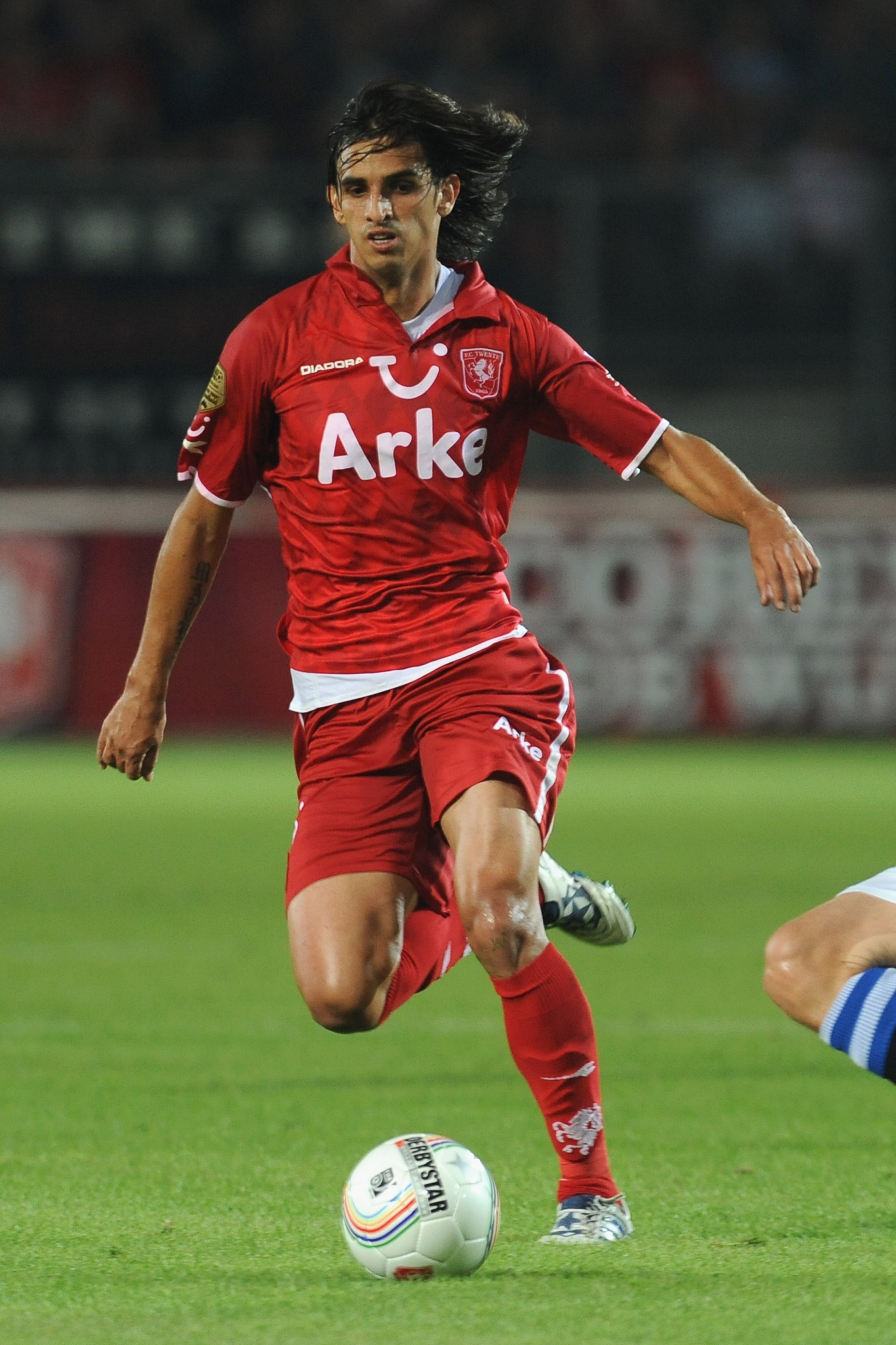 ENSCHEDE, NETHERLANDS - AUGUST 14:  Bryan Ruiz Gonzales of FC Twente in action during the Eredivisie match between FC Twente and SC Hereenveen at De Grolsch Veste Stadium on August 14, 2010 in Enschede, Netherlands.  (Photo by Valerio Pennicino/Getty Imag
