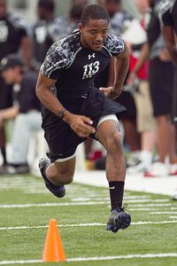 Speedy four-star wide receiver Tacoi Sumler verballed to Oregon in July.