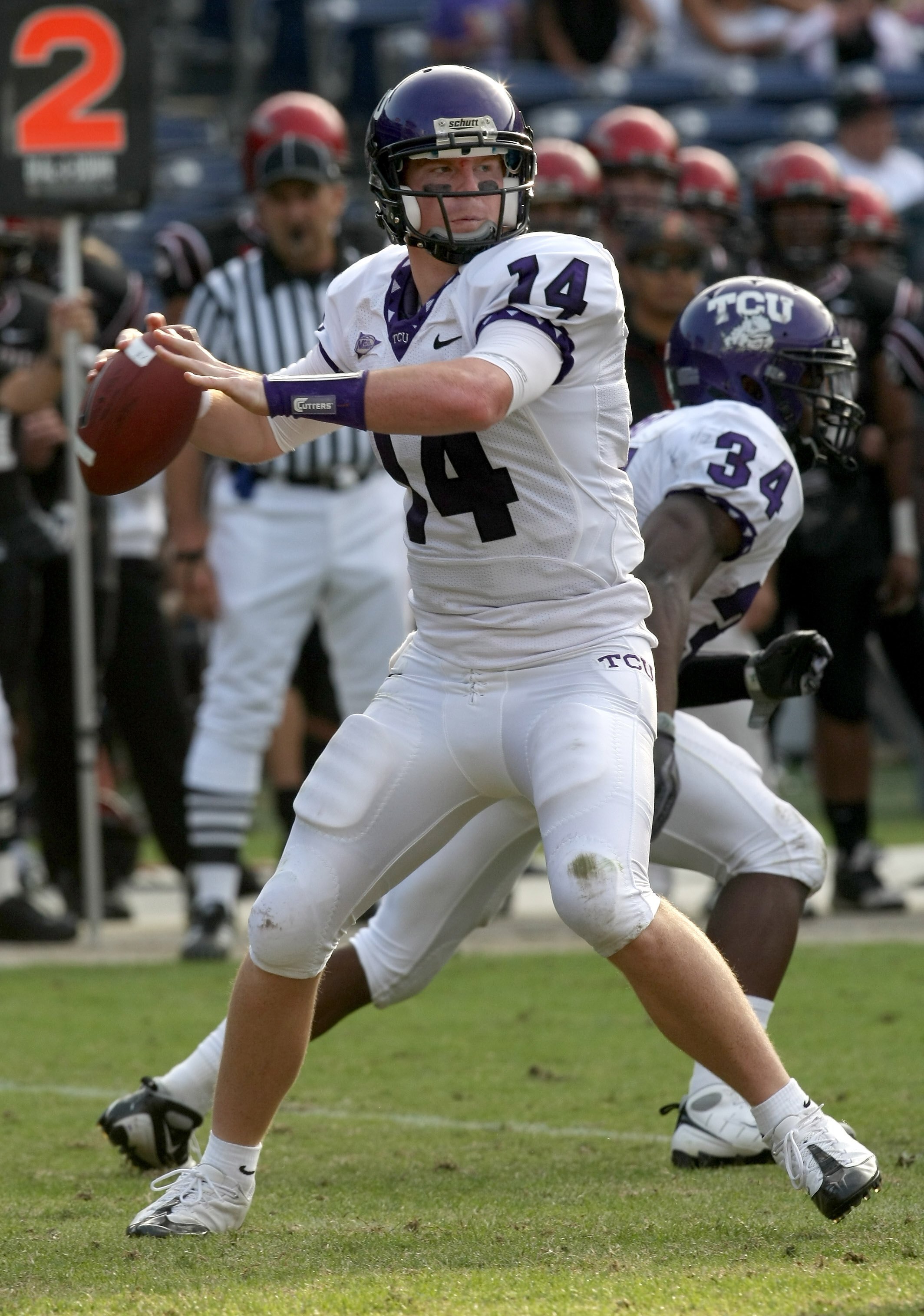 SAN DIEGO - NOVEMBER 07:  Quarterback Andy Dalton #14 of the Texas Christian University Horned Frogs throws a pass in the game against the San Diego State Aztecs on November 7, 2009 at Qualcomm Stadium in San Diego, California.   TCU won 55-12.  (Photo by