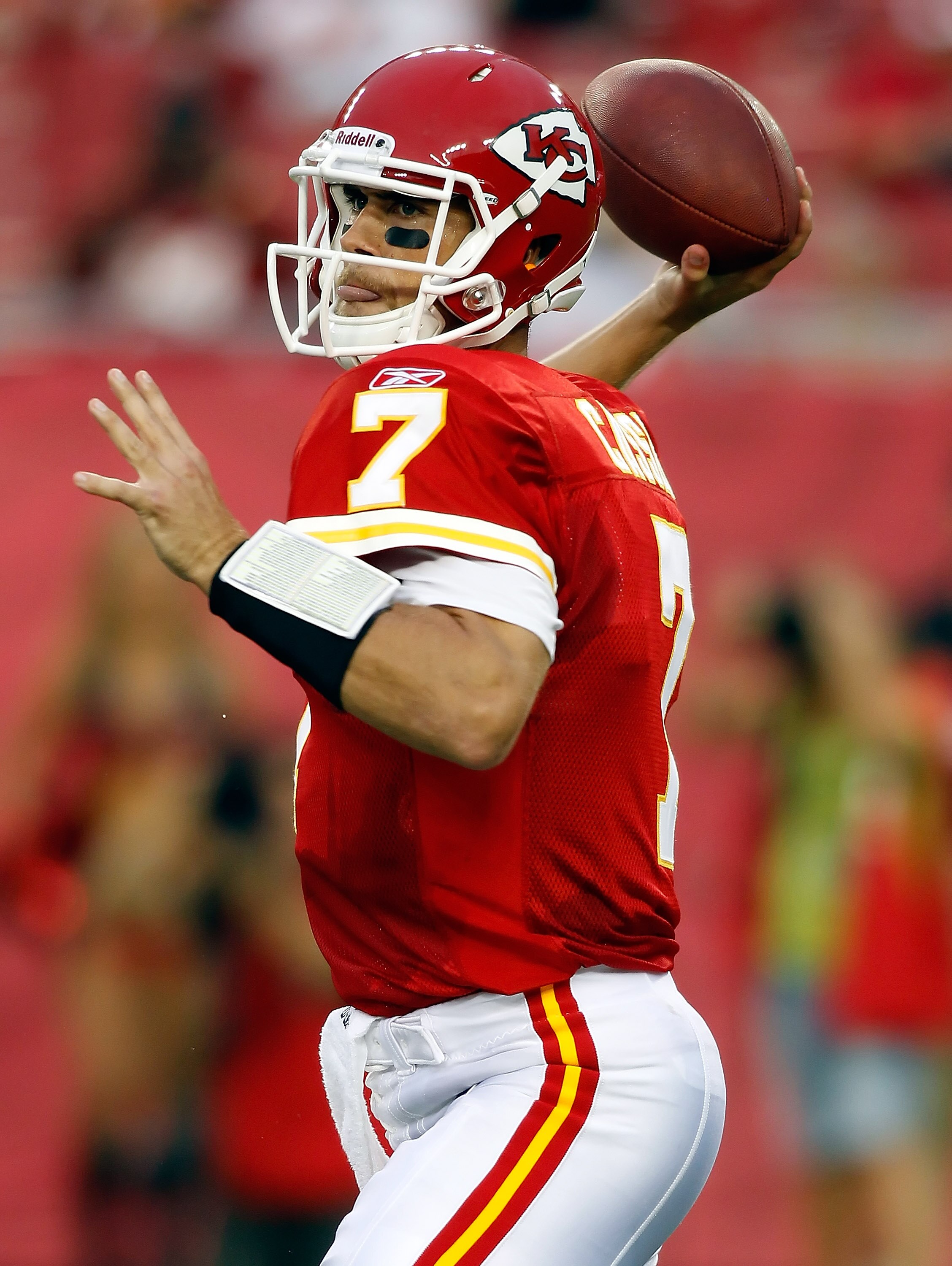 TAMPA, FL - AUGUST 21:  Quarterback Matt Cassel #7 of the Kansas City Chiefs throws a pass against the Tampa Bay Buccaneers during a preseason game at Raymond James Stadium on August 21, 2010 in Tampa, Florida.  (Photo by J. Meric/Getty Images)