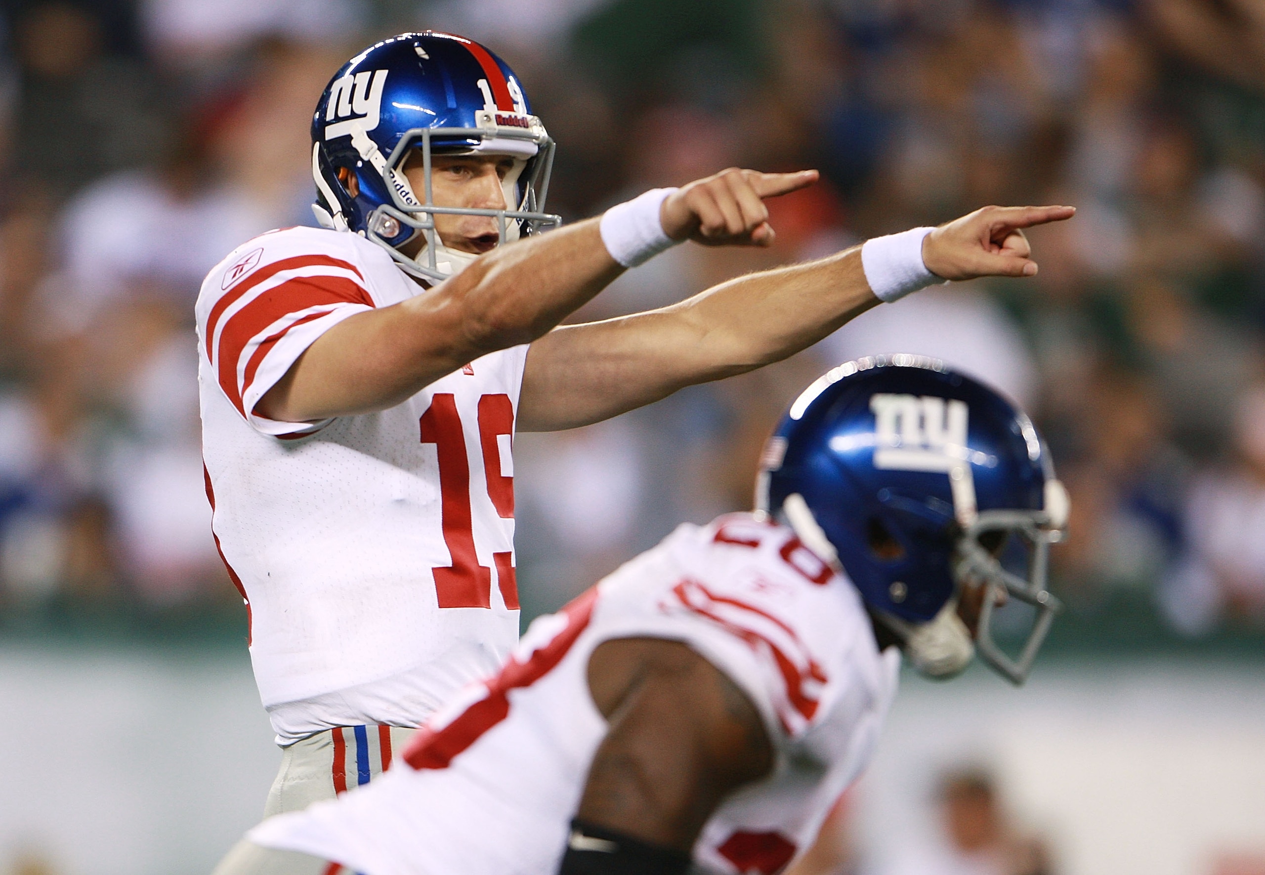 EAST RUTHERFORD, NJ - AUGUST 16:  Jim Sorgi #19 of the New York Giants  during a preseason game against the New York Jets at New Meadowlands Stadium on August 16, 2010 in East Rutherford, New Jersey.  The Giants won 31 - 16.  (Photo by Andrew Burton/Getty