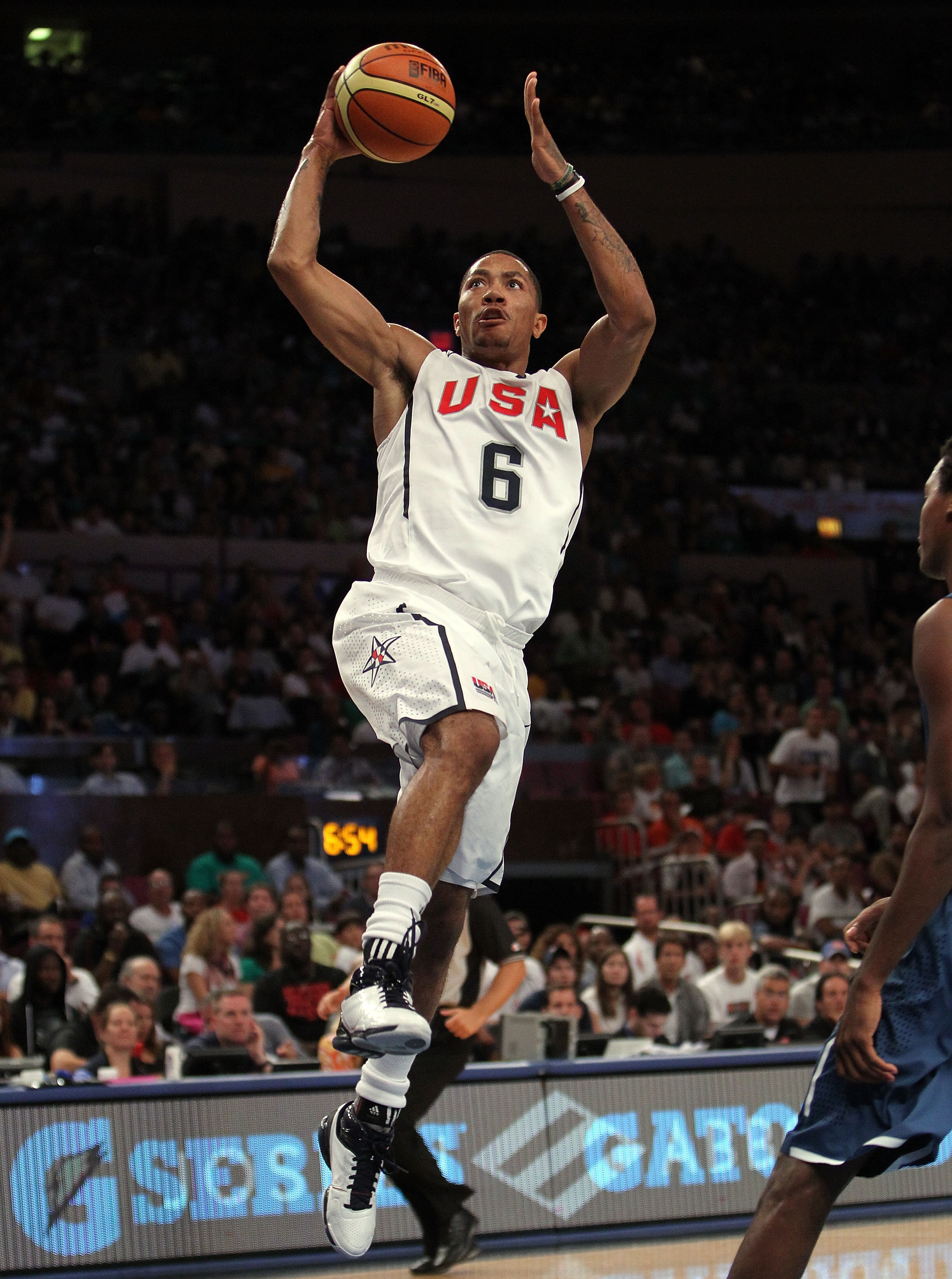 NEW YORK - AUGUST 15:  Derrick Rose #6 of the United States lays the ball up against France during their exhibition game as part of the World Basketball Festival at Madison Square Garden on August 15, 2010 in New York City.  (Photo by Nick Laham/Getty Ima