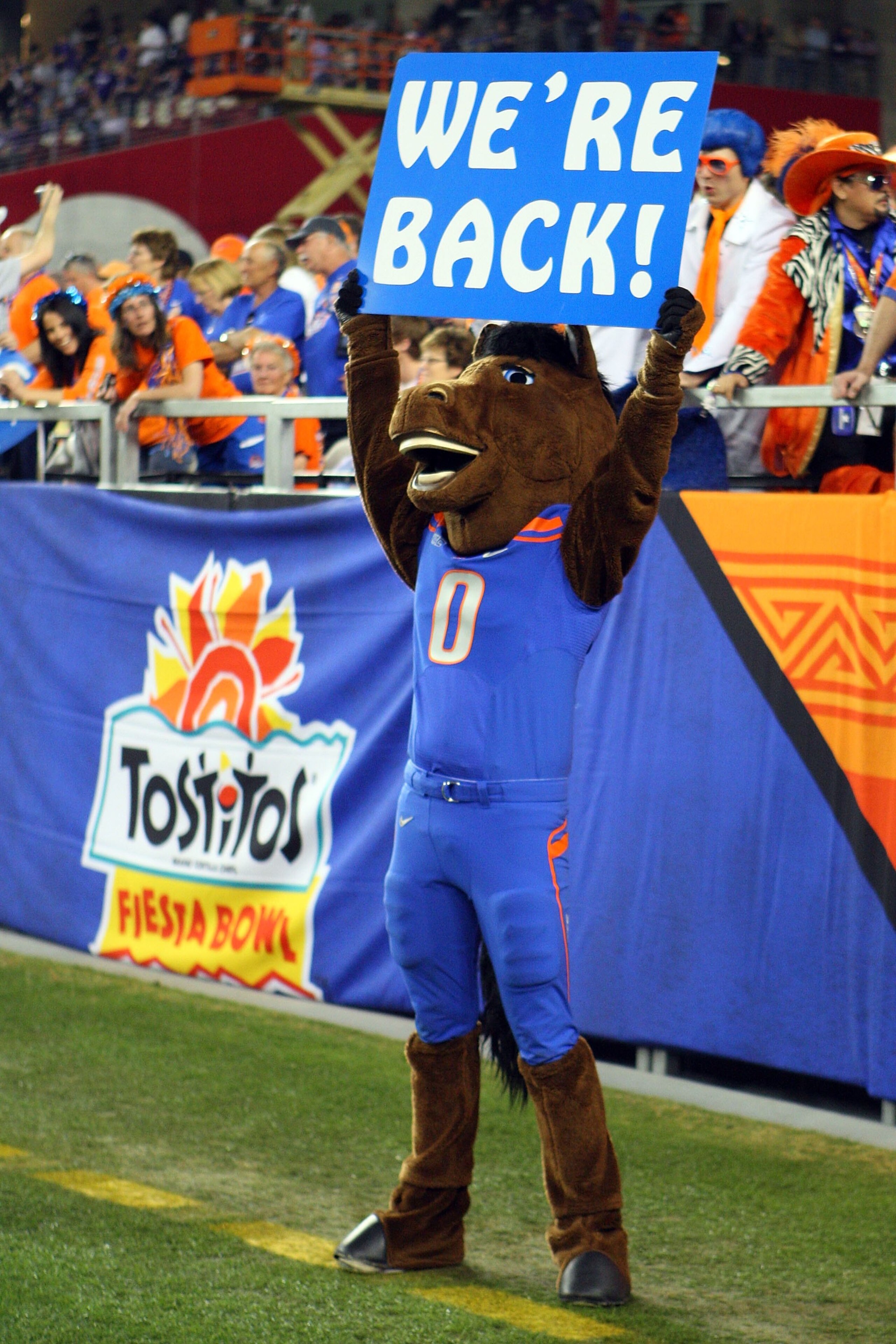 GLENDALE, AZ - JANUARY 04: The Boise State Broncos mascot performs against the TCU Horned Frogs during the Tostitos Fiesta Bowl at the Universtity of Phoenix Stadium on January 4, 2010 in Glendale, Arizona. (Photo by Christian Petersen/Getty Images) GLENDALE, AZ - JANUARY 04: The Boise State Broncos mascot performs against the TCU Horned Frogs during the Tostitos Fiesta Bowl at the Universtity of Phoenix Stadium on January 4, 2010 in Glendale, Arizona. (Photo by Christian Petersen/Getty Images)