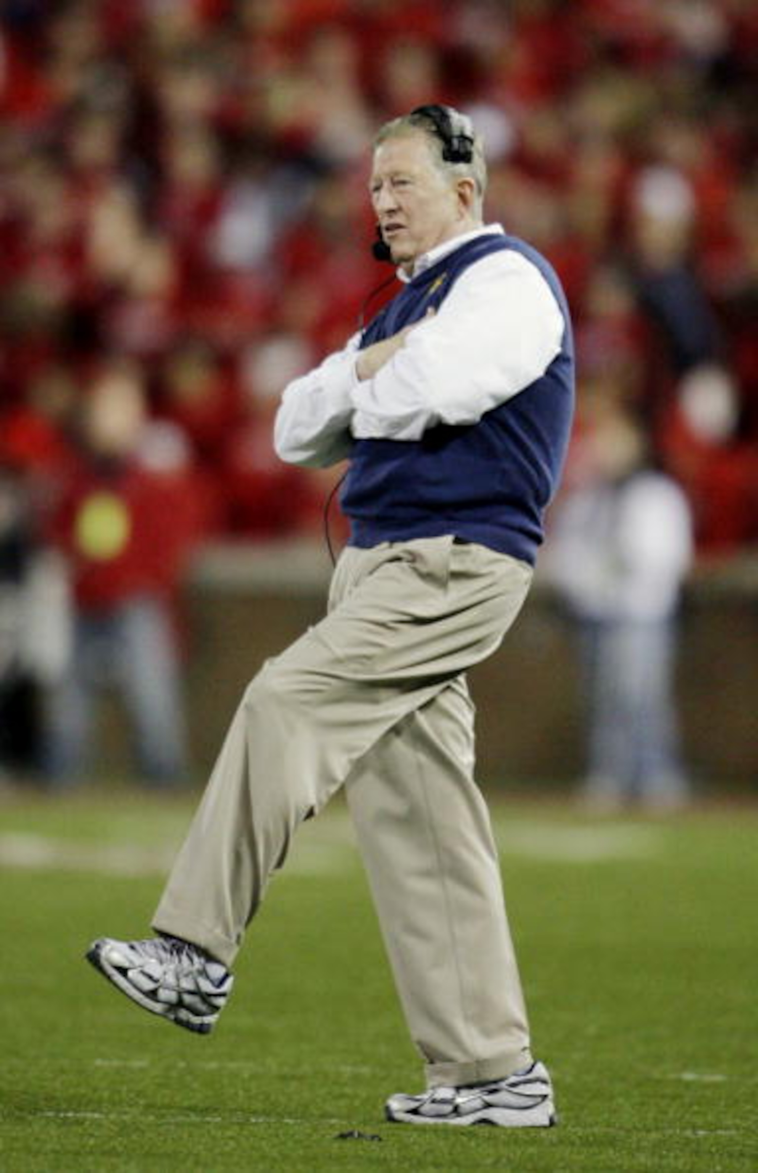 CINCINNATI - NOVEMBER 13:  Head coach Bill Stewart of the West Virginia Mountaineers watches the game against the Cincinnati Bearcats in the second quarter at Nippert Stadium on November 13, 2009 in Cincinnati, Ohio.  (Photo by Andy Lyons/Getty Images)