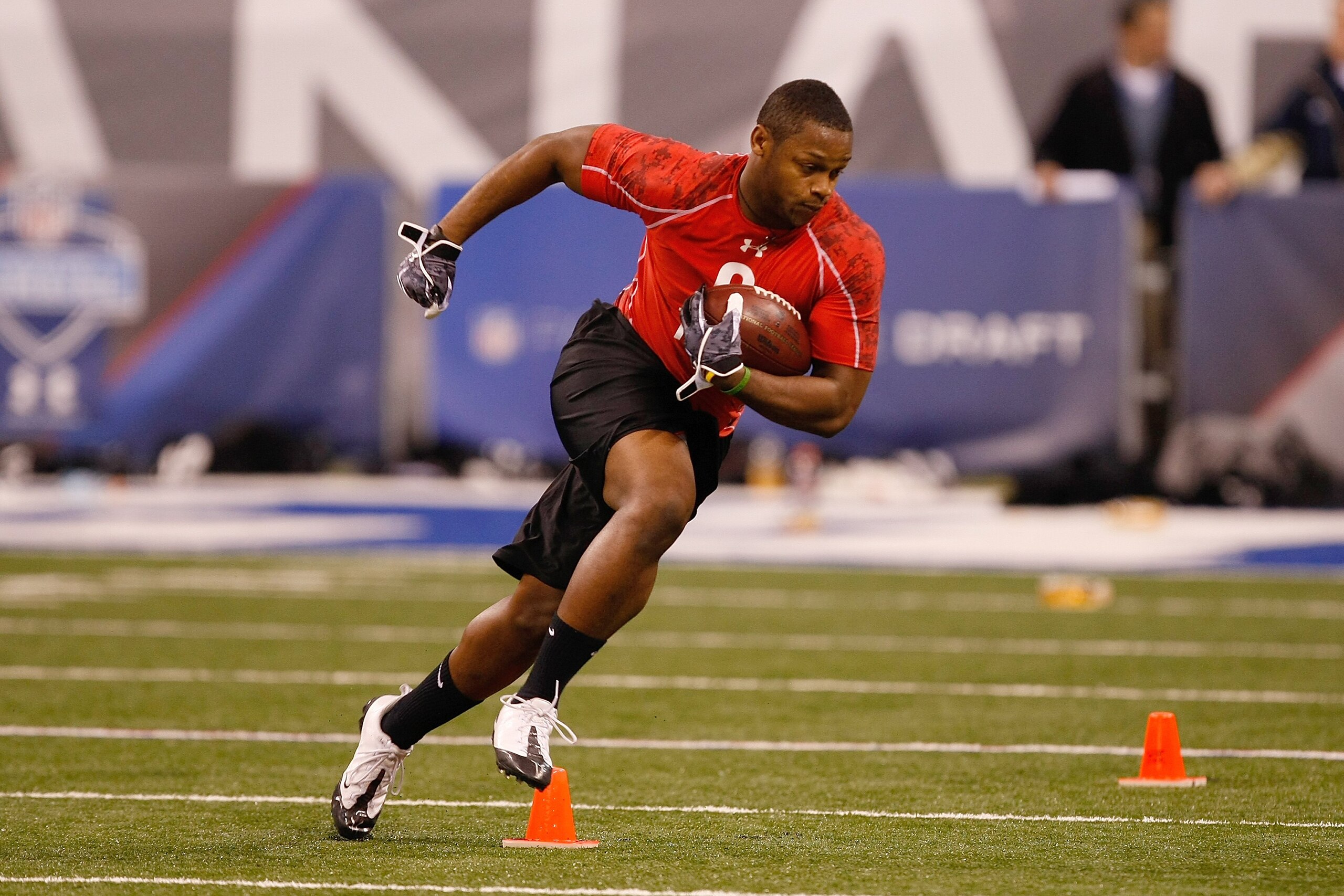 INDIANAPOLIS, IN - FEBRUARY 28: Running back Jonathan Dwyer of Georgia Tech runs during the NFL Scouting Combine presented by Under Armour at Lucas Oil Stadium on February 28, 2010 in Indianapolis, Indiana. (Photo by Scott Boehm/Getty Images)