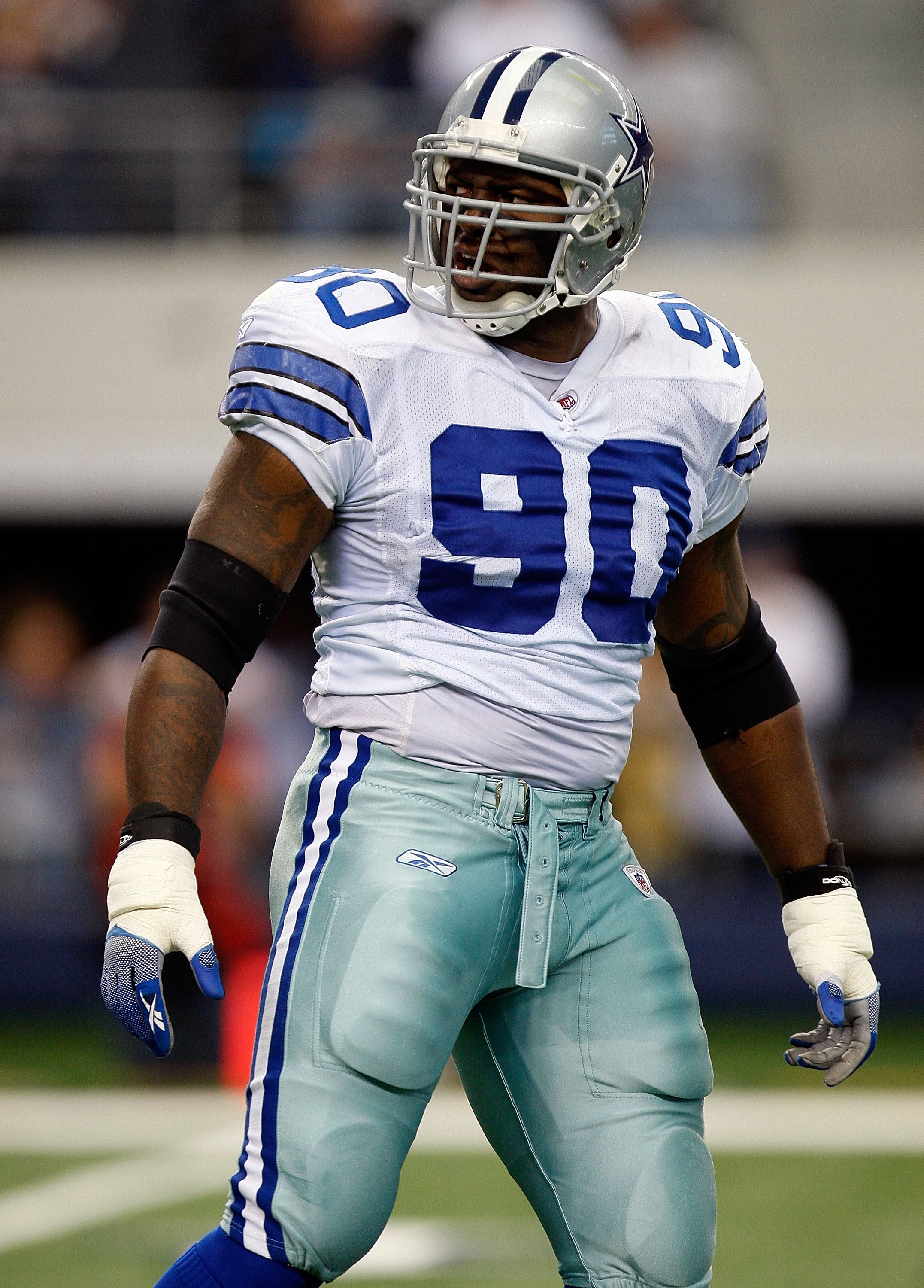ARLINGTON, TX - NOVEMBER 22:  Tackle Jay Ratliff #90 of the Dallas Cowboys at Cowboys Stadium on November 22, 2009 in Arlington, Texas.  (Photo by Ronald Martinez/Getty Images)