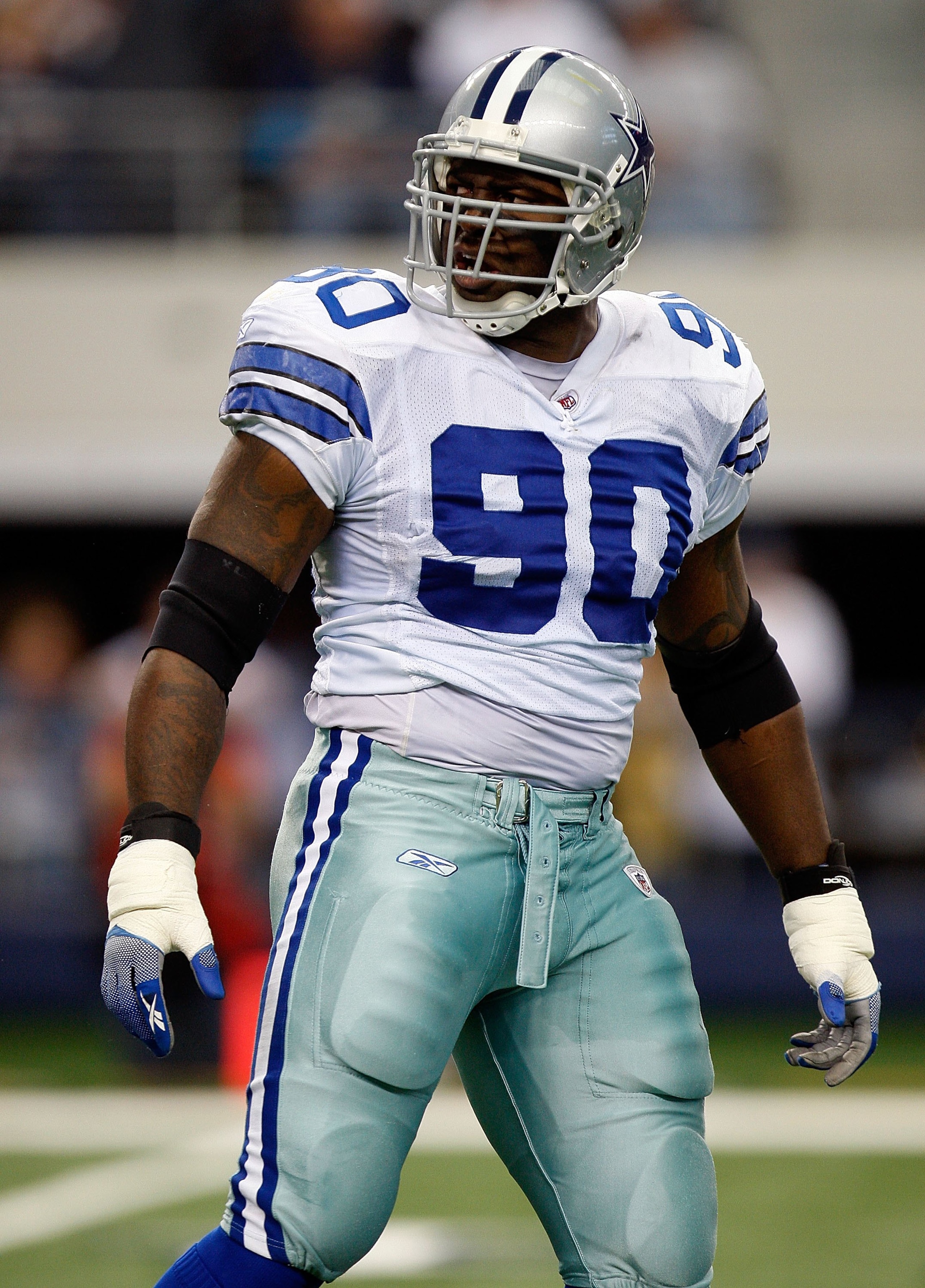 ARLINGTON, TX - NOVEMBER 22:  Tackle Jay Ratliff #90 of the Dallas Cowboys at Cowboys Stadium on November 22, 2009 in Arlington, Texas.  (Photo by Ronald Martinez/Getty Images)