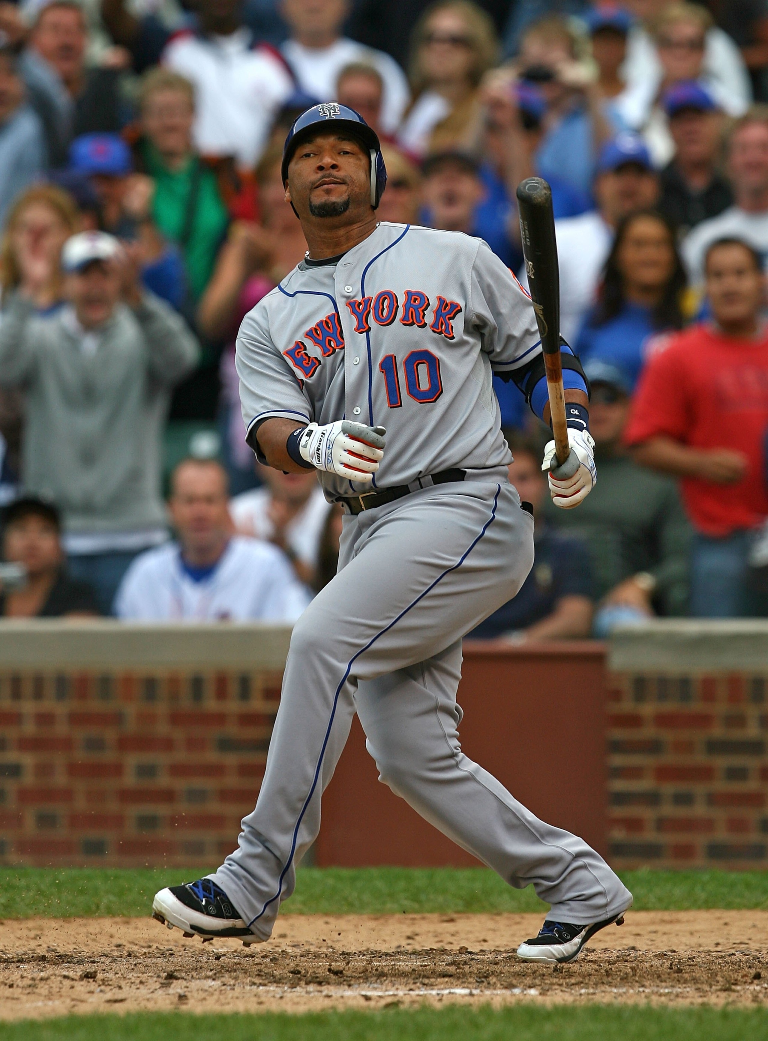 CHICAGO - AUGUST 28: Gary Sheffield #10 of the New York Mets strikes out to end a game against the Chicago Cubs on August 28, 2009 at Wrigley Field in Chicago, Illinois. The Cubs defeated the Mets 5-2. (Photo by Jonathan Daniel/Getty Images) CHICAGO - AUGUST 28: Gary Sheffield #10 of the New York Mets strikes out to end a game against the Chicago Cubs on August 28, 2009 at Wrigley Field in Chicago, Illinois. The Cubs defeated the Mets 5-2. (Photo by Jonathan Daniel/Getty Images)