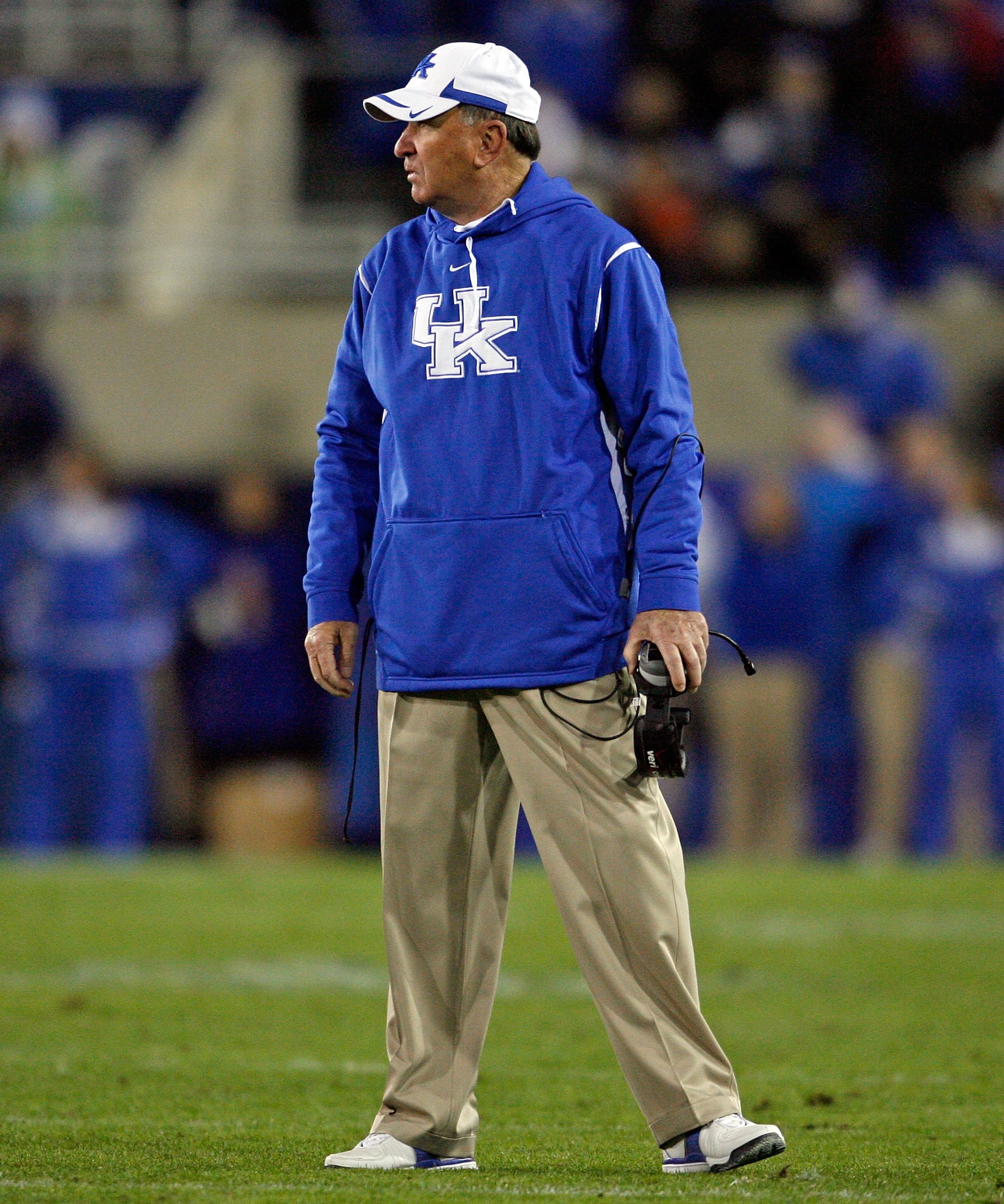 LEXINGTON, KY - NOVEMBER 28:  Rich Brooks the Head Coach of the Kentucky Wildcats looks on during the SEC game against the Tennessee Volunteers  at Commonwealth Stadium on November 28, 2009 in Lexington, Kentucky.  (Photo by Andy Lyons/Getty Images)