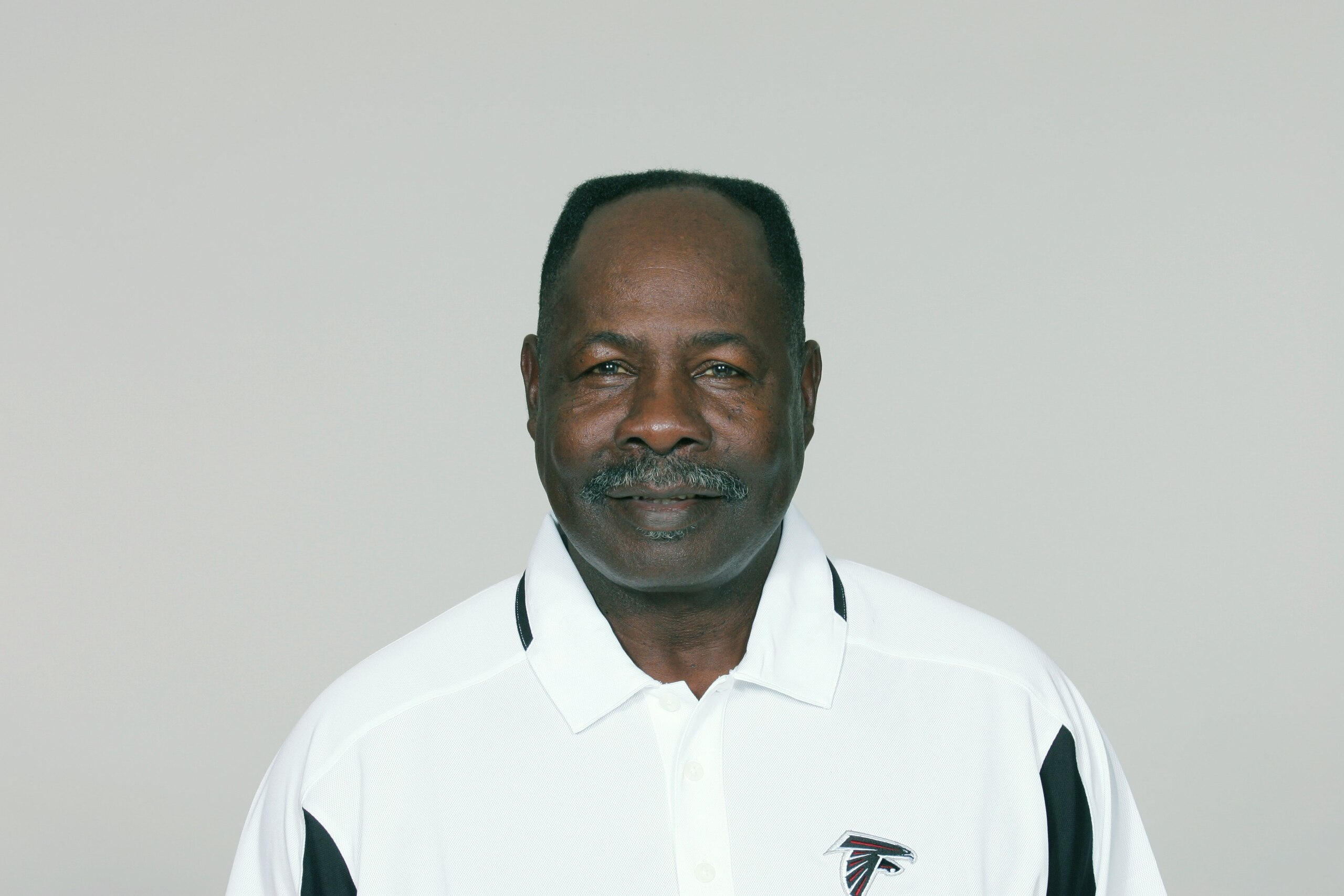 ATLANTA - 2009: Emmitt Thomas of the Atlanta Falcons poses for his 2009 NFL headshot at photo day in Atlanta, Georgia. (Photo by NFL Photos) ATLANTA - 2009: Emmitt Thomas of the Atlanta Falcons poses for his 2009 NFL headshot at photo day in Atlanta, Georgia. (Photo by NFL Photos)