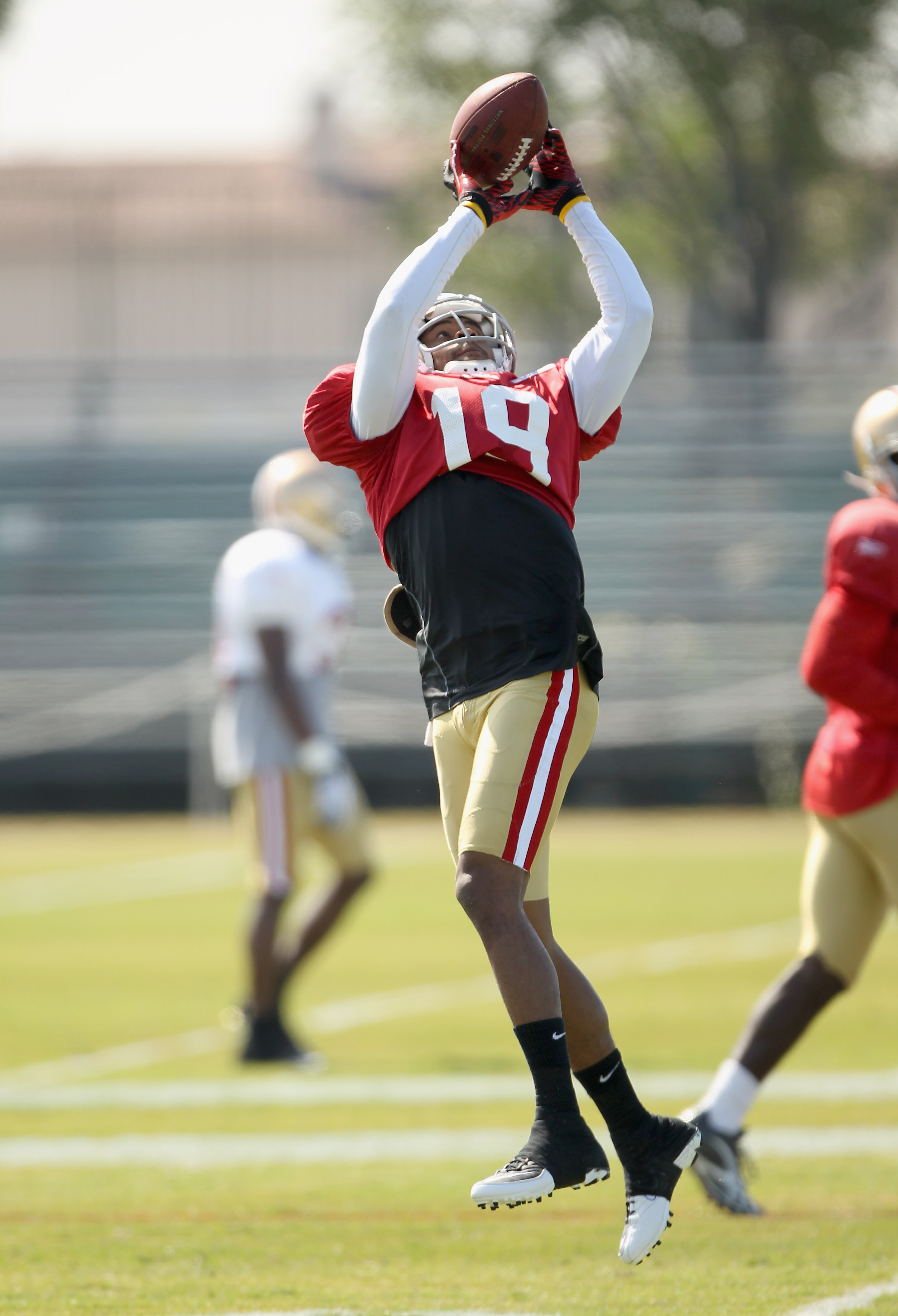 SANTA CLARA, CA - AUGUST 02:  Ted Ginn #19 works out during the San Francisco 49ers training camp at their training complex on August 2, 2010 in Santa Clara, California.  (Photo by Ezra Shaw/Getty Images)