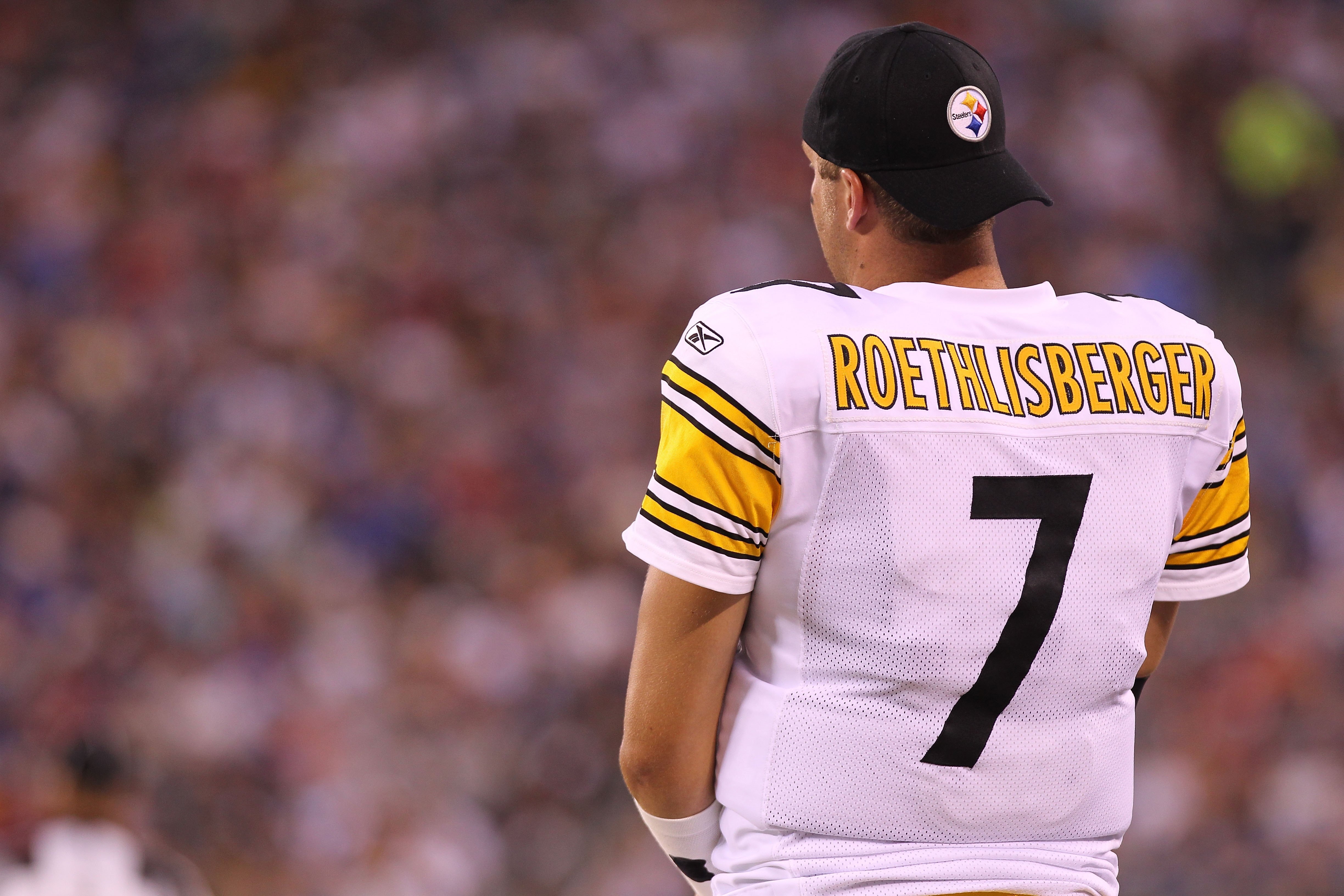 EAST RUTHERFORD, NJ - AUGUST 21:  Ben Roethlisberger #7 of the Pittsburgh Steelers  against the New York Giants during their preseason game at New Meadowlands Stadium on August 21, 2010 in East Rutherford, New Jersey.  (Photo by Nick Laham/Getty Images)