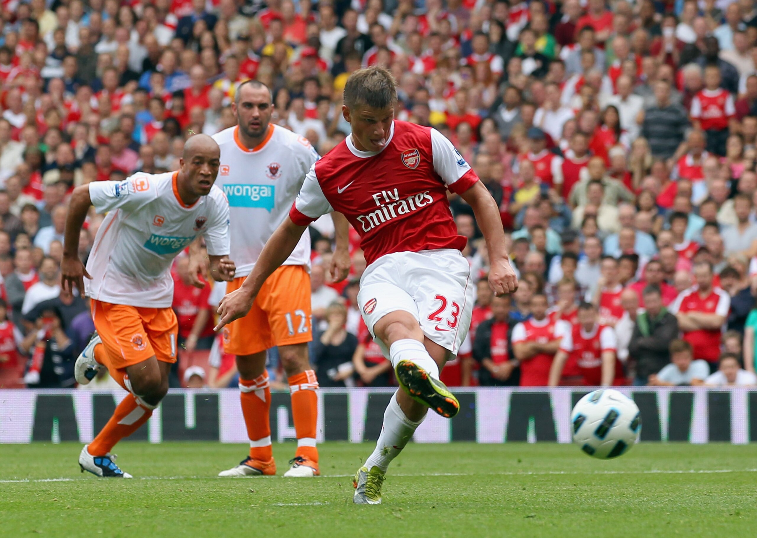LONDON, ENGLAND - AUGUST 21: Andrey Arshavin of Arsenal scores a penalty during the Barclays Premier League match between Arsenal and Blackpool at The Emirates Stadium on August 21, 2010 in London, England. (Photo by Clive Rose/Getty Images) LONDON, ENGLAND - AUGUST 21: Andrey Arshavin of Arsenal scores a penalty during the Barclays Premier League match between Arsenal and Blackpool at The Emirates Stadium on August 21, 2010 in London, England. (Photo by Clive Rose/Getty Images)