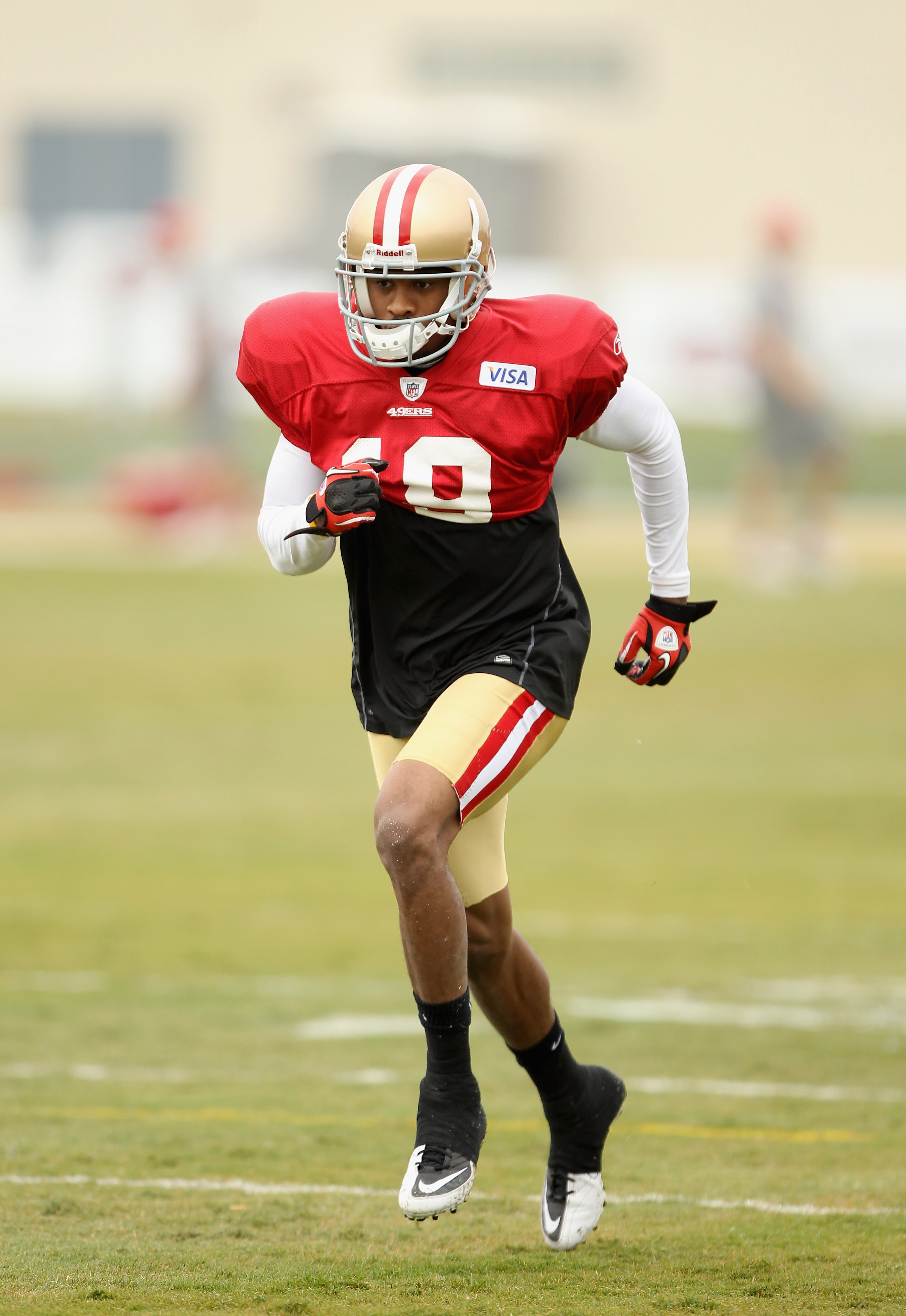 SANTA CLARA, CA - AUGUST 02:  Ted Ginn #19 works out during the San Francisco 49ers training camp at their training complex on August 2, 2010 in Santa Clara, California.  (Photo by Ezra Shaw/Getty Images)
