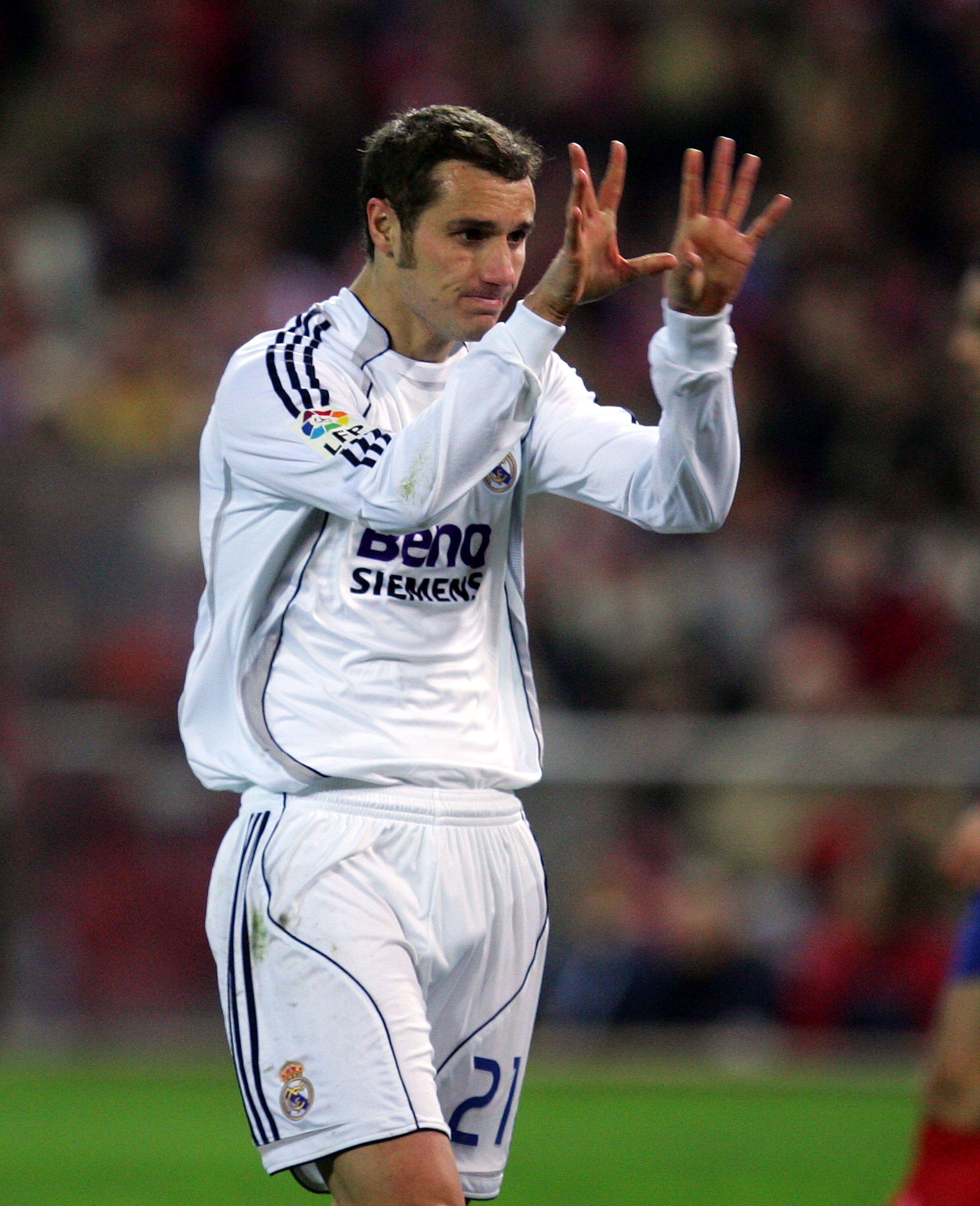 MADRID, SPAIN - FEBRUARY 24:  Ivan Helguera of Real Madrid signals to the linesman during the Primera Liga match between Atletico Madrid and Real Madrid at the Vicente Calderon stadium February 24, 2007 in Madrid, Spain.  (Photo by Denis Doyle/Getty Image