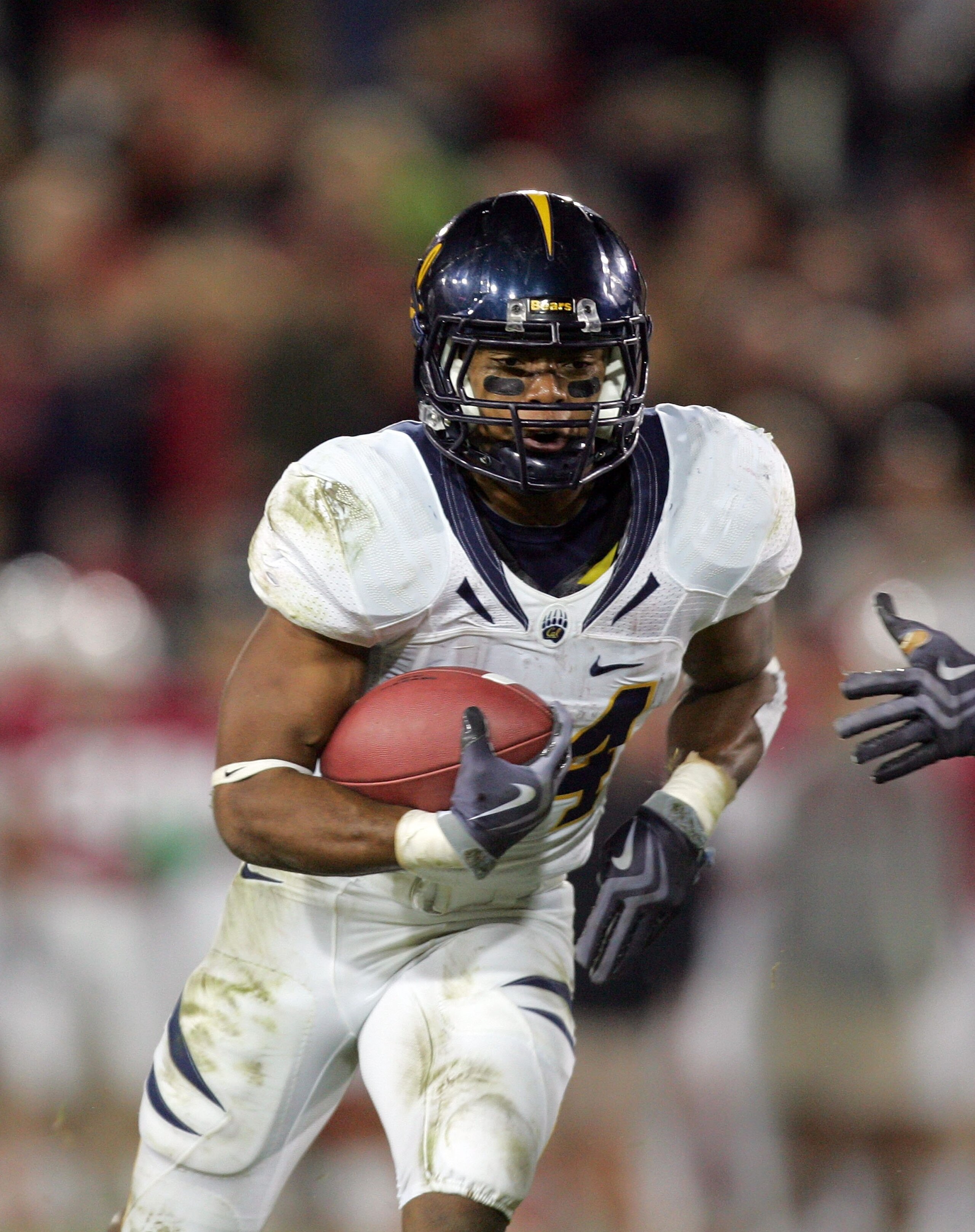 PALO ALTO, CA - NOVEMBER 21: Shane Vereen #34 of the California Bears runs with the ball during their game against the Stanford Cardinal at Stanford Stadium on November 21, 2009 in Palo Alto, California. (Photo by Ezra Shaw/Getty Images) PALO ALTO, CA - NOVEMBER 21: Shane Vereen #34 of the California Bears runs with the ball during their game against the Stanford Cardinal at Stanford Stadium on November 21, 2009 in Palo Alto, California. (Photo by Ezra Shaw/Getty Images)