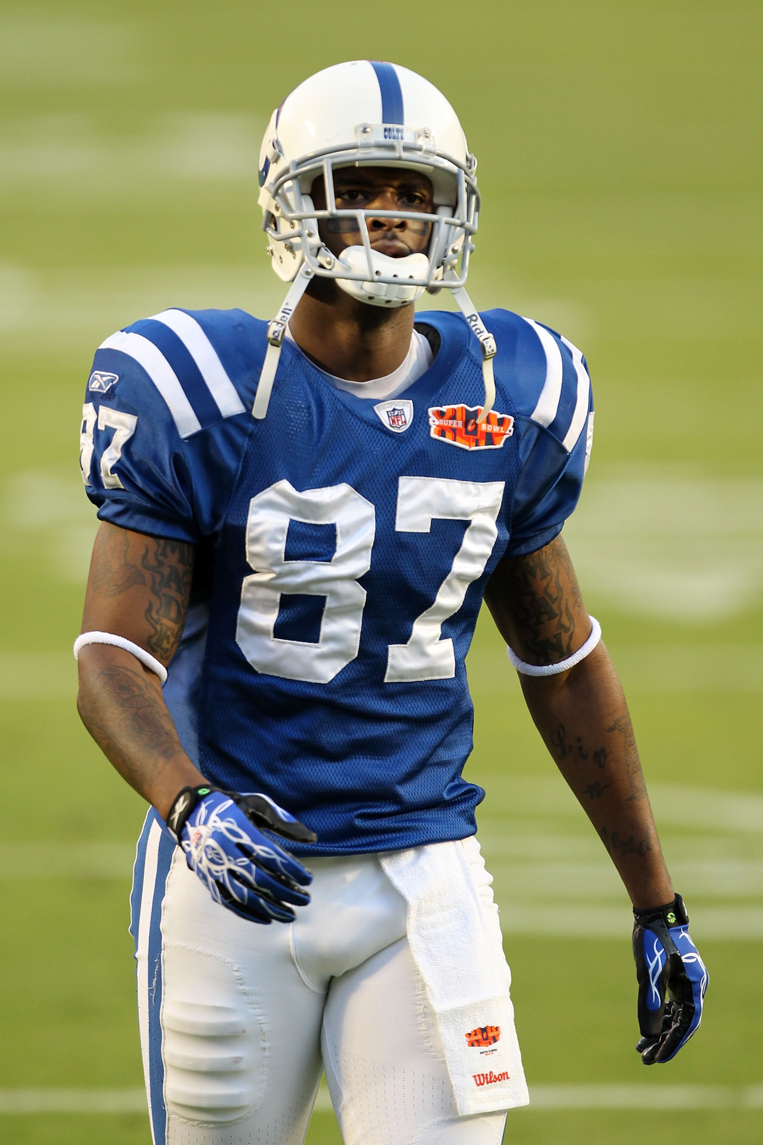 MIAMI GARDENS, FL - FEBRUARY 07:  Reggie Wayne  #87 of the Indianapolis Colts warms up before playing against the New Orleans Saints in Super Bowl XLIV on February 7, 2010 at Sun Life Stadium in Miami Gardens, Florida.  (Photo by Ezra Shaw/Getty Images)