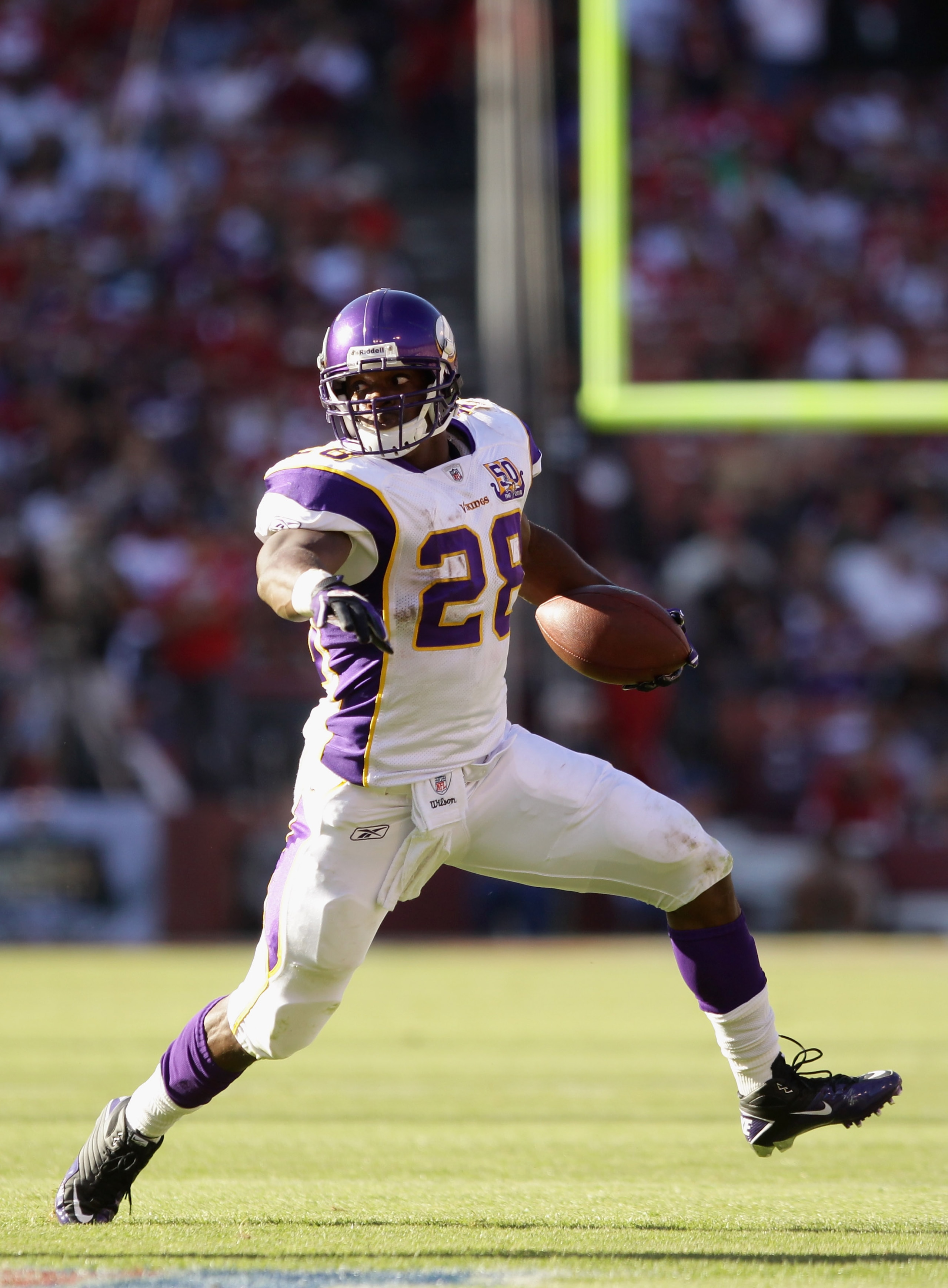 SAN FRANCISCO - AUGUST 22:  Adrian Peterson #28 of the Minnesota Vikings runs with the ball during their preseason game against the San Francisco 49ers at Candlestick Park on August 22, 2010 in San Francisco, California.  (Photo by Ezra Shaw/Getty Images)