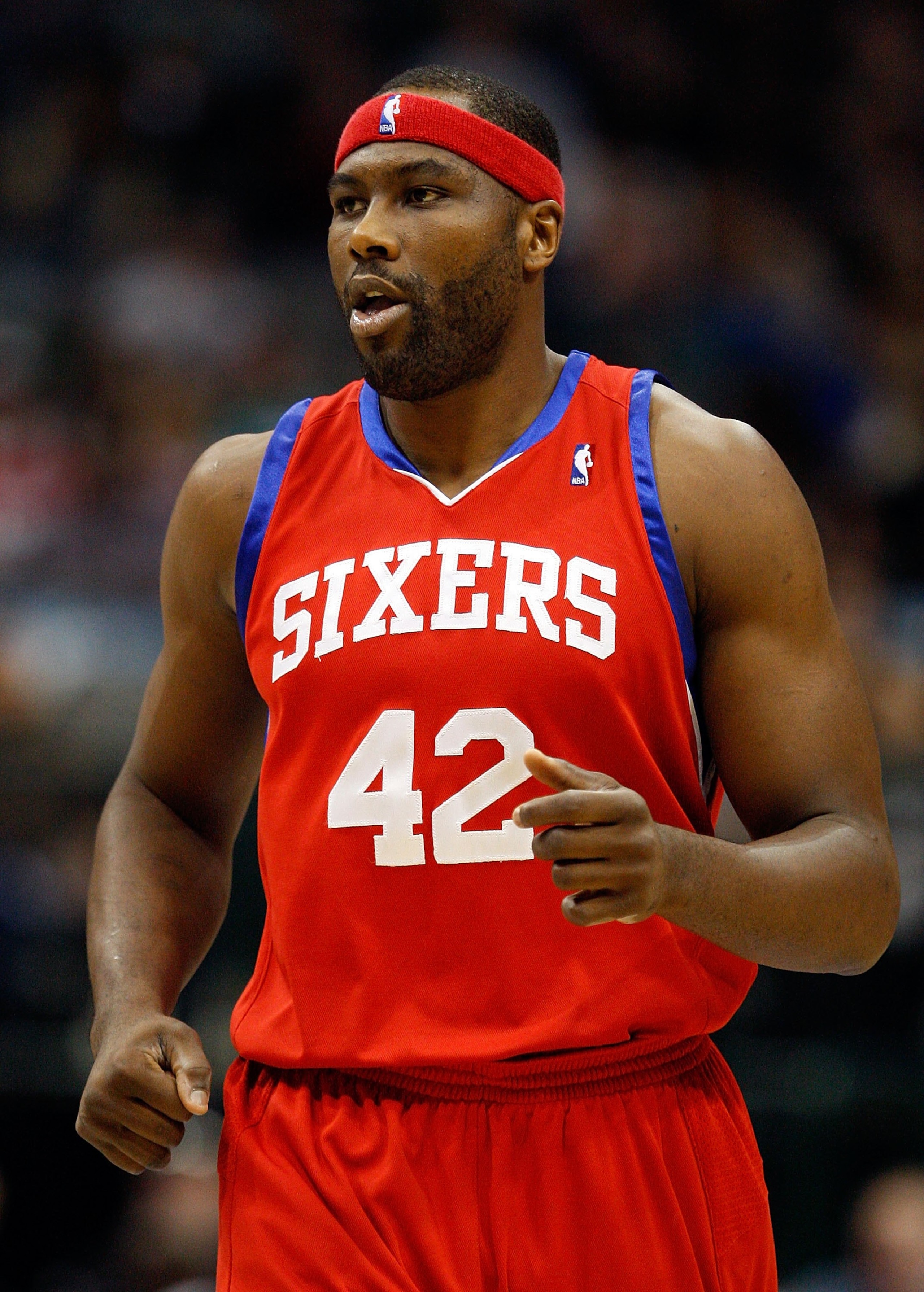 DALLAS - NOVEMBER 30: Forward Elton Brand #42 of the Philadelphia 76ers on November 30, 2009 at American Airlines Center in Dallas, Texas. NOTE TO USER: User expressly acknowledges and agrees that, by downloading and/or using this Photograph, user is co DALLAS - NOVEMBER 30: Forward Elton Brand #42 of the Philadelphia 76ers on November 30, 2009 at American Airlines Center in Dallas, Texas. NOTE TO USER: User expressly acknowledges and agrees that, by downloading and/or using this Photograph, user is co