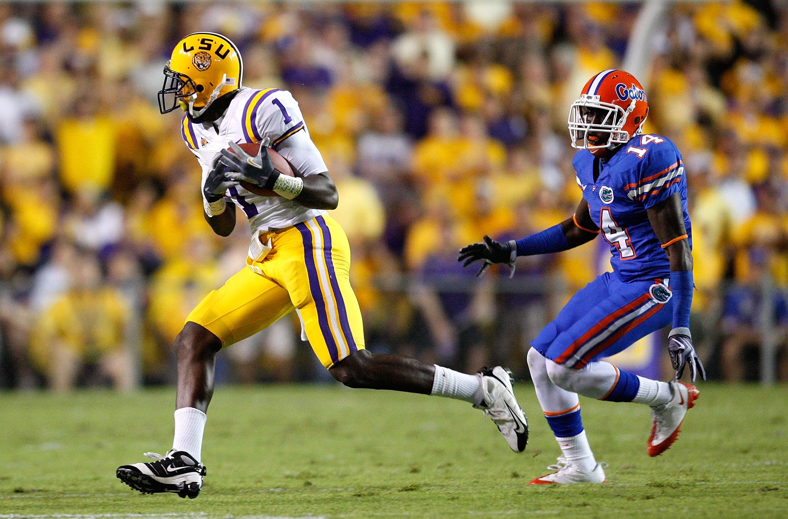 BATON ROUGE, LA - OCTOBER 10:  Brandon LaFell #1 of the Louisiana State University Tigers against Markihe Anderson #14 of the Florida Gators at Tiger Stadium on October 10, 2009 in Baton Rouge, Louisiana.  (Photo by Kevin C. Cox/Getty Images)