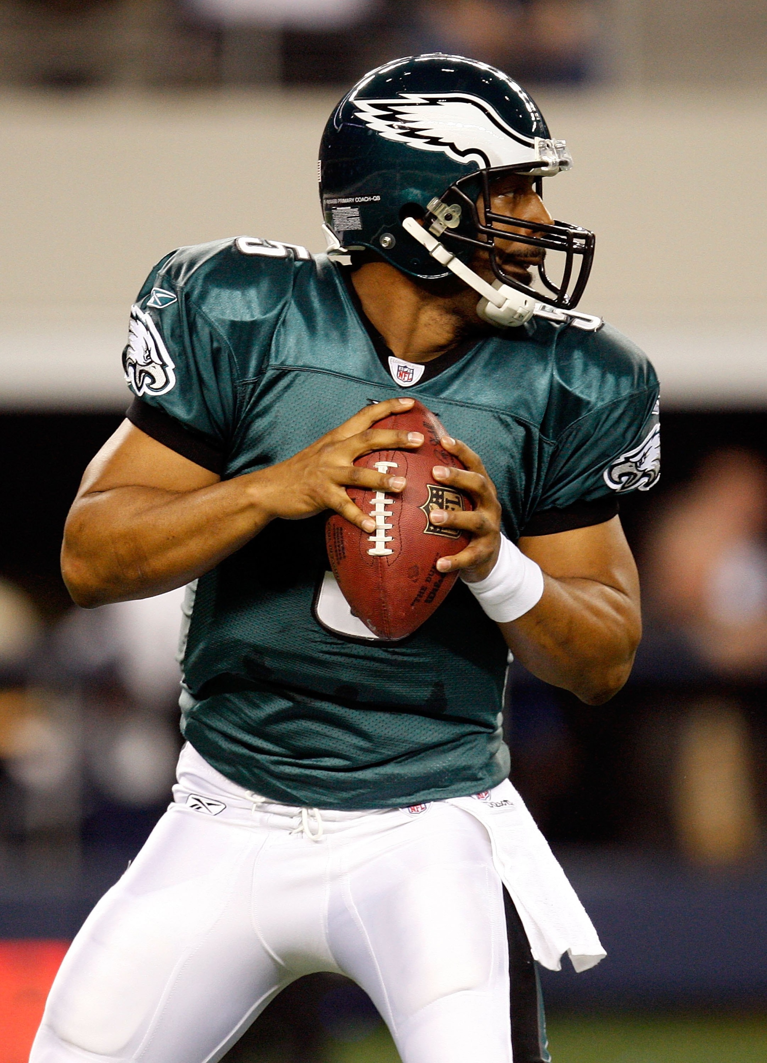 ARLINGTON, TX - JANUARY 09: Quarterback Donovan McNabb #5 of the Philadelphia Eagles during the 2010 NFC wild-card playoff game at Cowboys Stadium on January 9, 2010 in Arlington, Texas. (Photo by Ronald Martinez/Getty Images) ARLINGTON, TX - JANUARY 09: Quarterback Donovan McNabb #5 of the Philadelphia Eagles during the 2010 NFC wild-card playoff game at Cowboys Stadium on January 9, 2010 in Arlington, Texas. (Photo by Ronald Martinez/Getty Images)