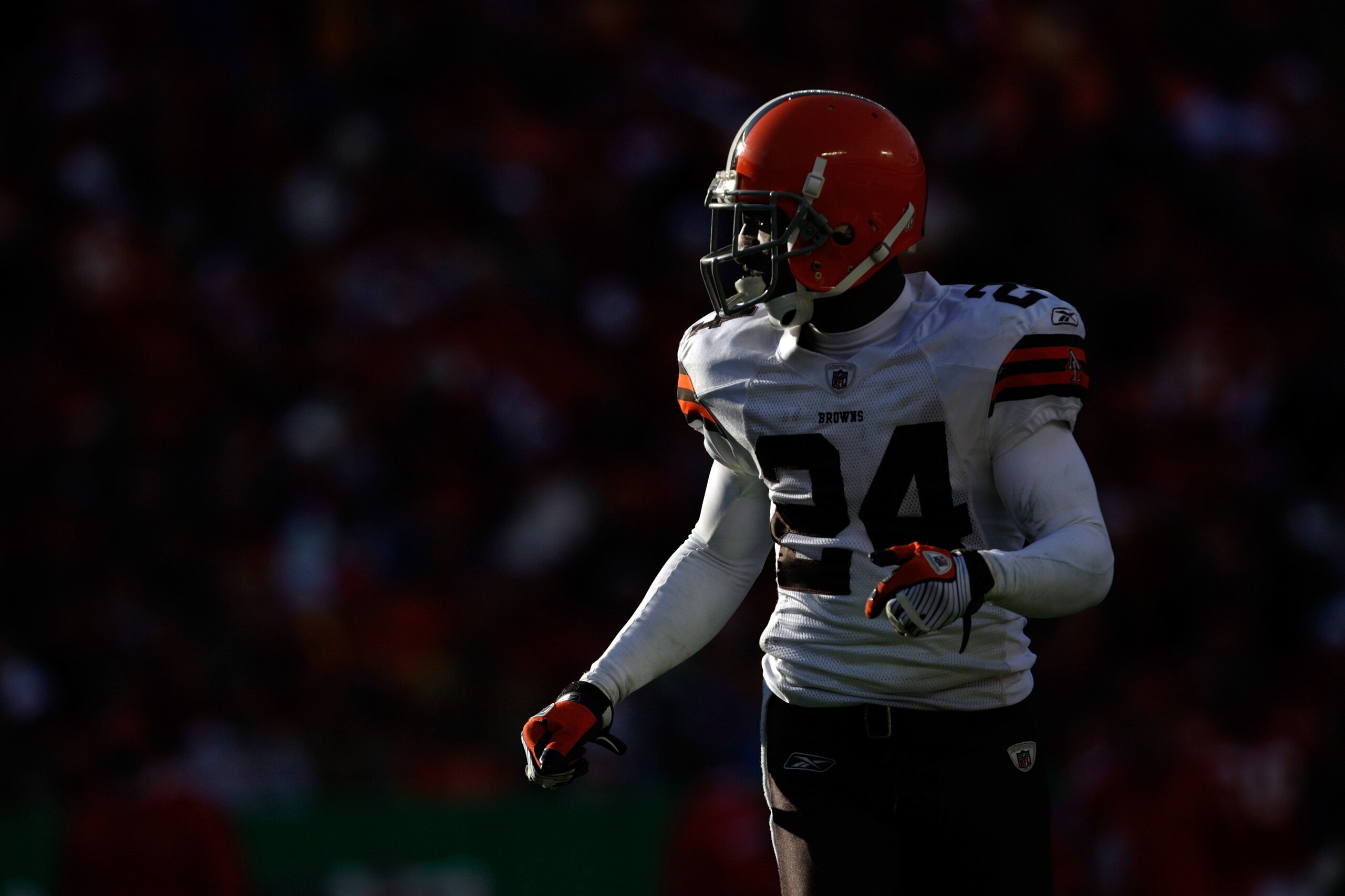 KANSAS CITY, MO - DECEMBER 20:  Eric Wright #24 of the Cleveland Browns gets in his defensive position during their NFL game against the Kansas City Chiefs on December 20, 2009 at Arrowhead Stadium in Kansas City, Missouri. The Browns defeated the Chiefs
