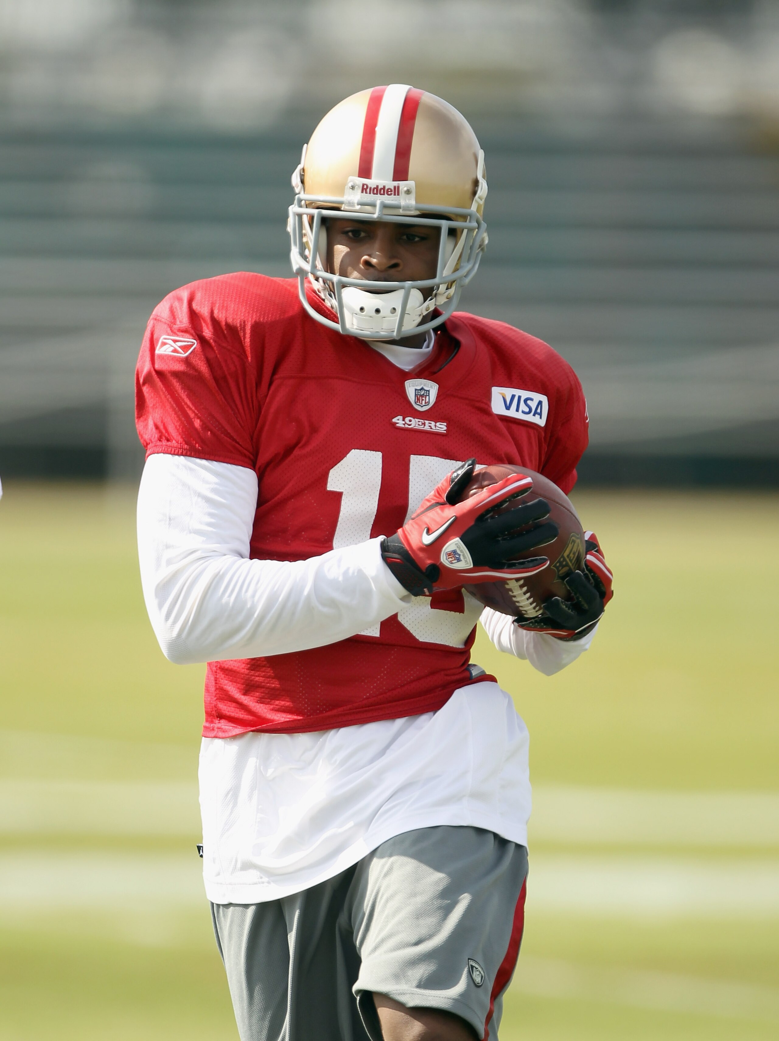 SANTA CLARA, CA - AUGUST 02:  Michael Crabtree #15 works out during the San Francisco 49ers training camp at their training complex on August 2, 2010 in Santa Clara, California.  (Photo by Ezra Shaw/Getty Images)