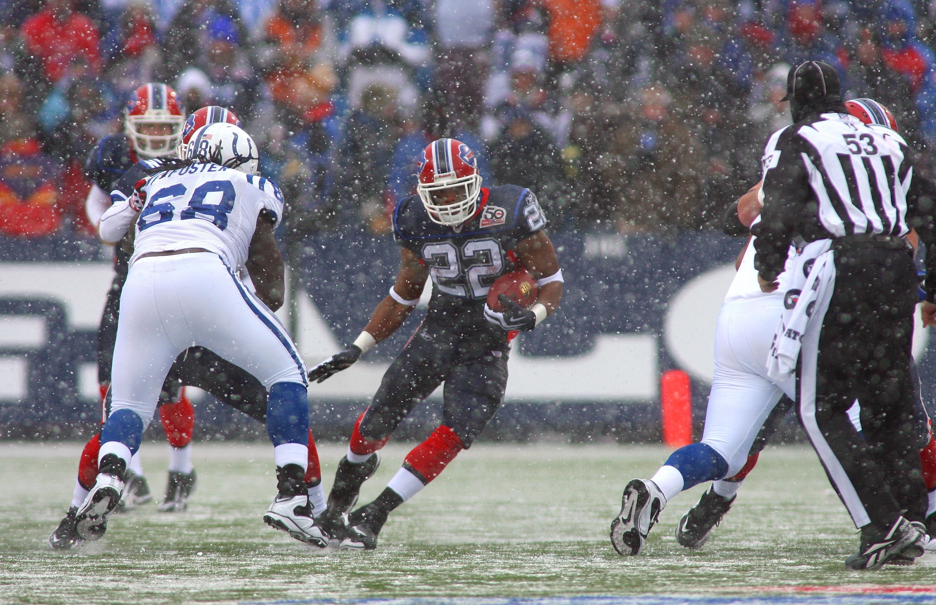 ORCHARD PARK, NY - JANUARY 3:  Running back Fred Jackson #22 of Buffalo Bills cuts back during their NFL game against the Indianapolis Colts at Ralph Wilson Stadium on January 3, 2010 in Orchard Park, New York. The Bills defeated the Colts 30-7. (Photo by