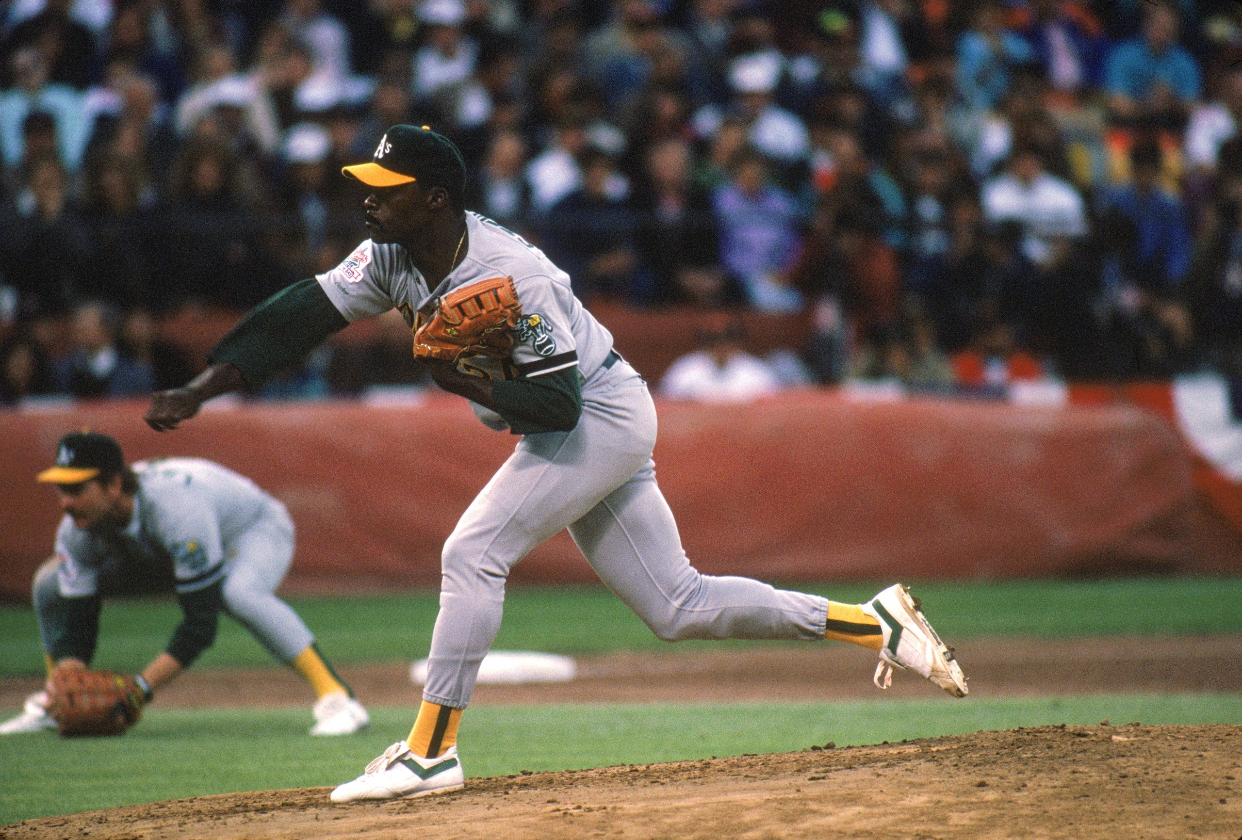 SAN FRANCISCO - OCTOBER 27:  Dave Stewart #34 of the Oakland Athletics pitches during Game three of the 1989 World Series against the San Francisco Giants on October 27, 1989 at Candlestick Park in San Francisco, California. The A's defeated the Giants 13