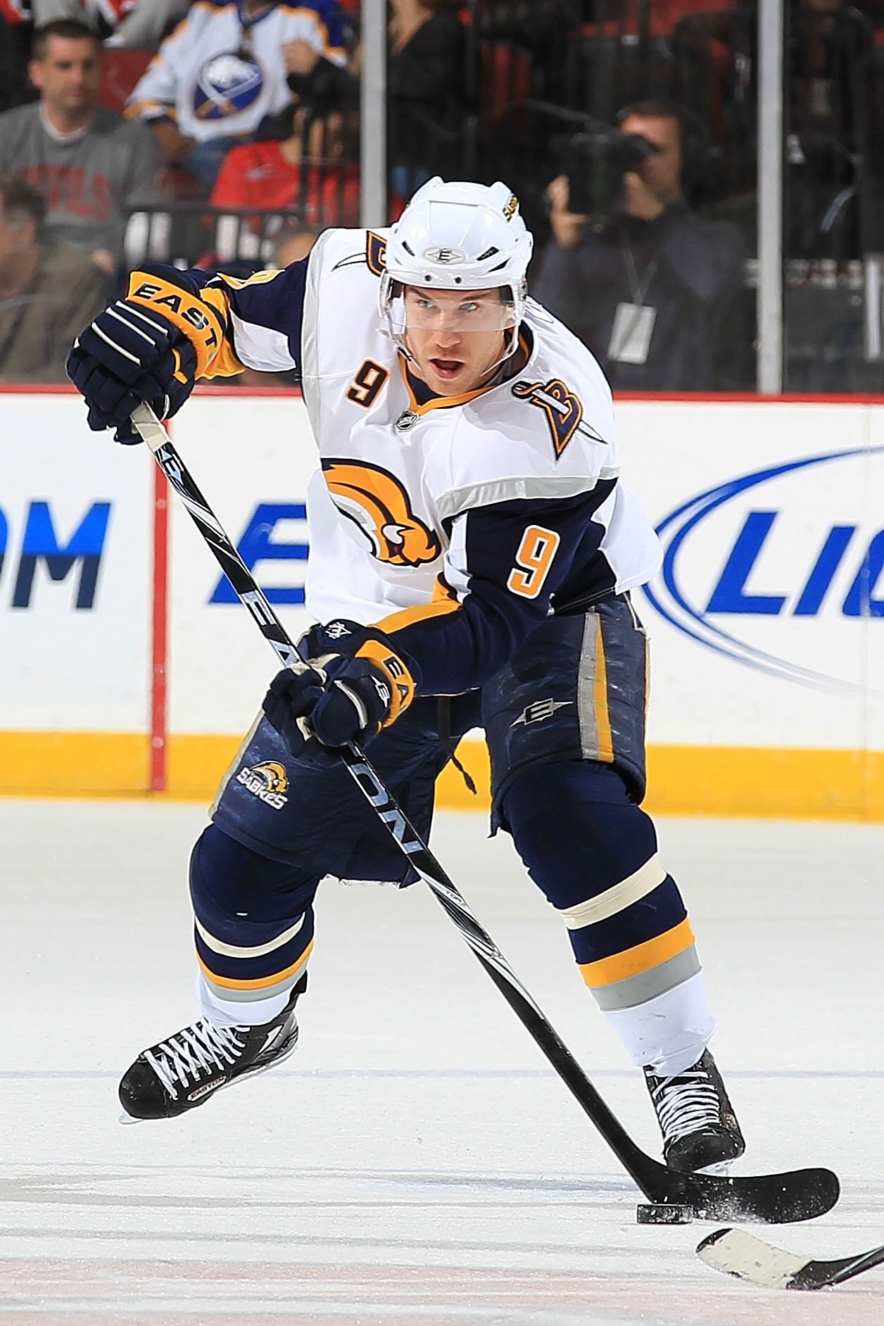 NEWARK, NJ - APRIL 11: Derek Roy #9 of the Buffalo Sabres attacks against the New Jersey Devils at the Prudential Center on April 11, 2010 in Newark, New Jersey.  (Photo by Chris McGrath/Getty Images)