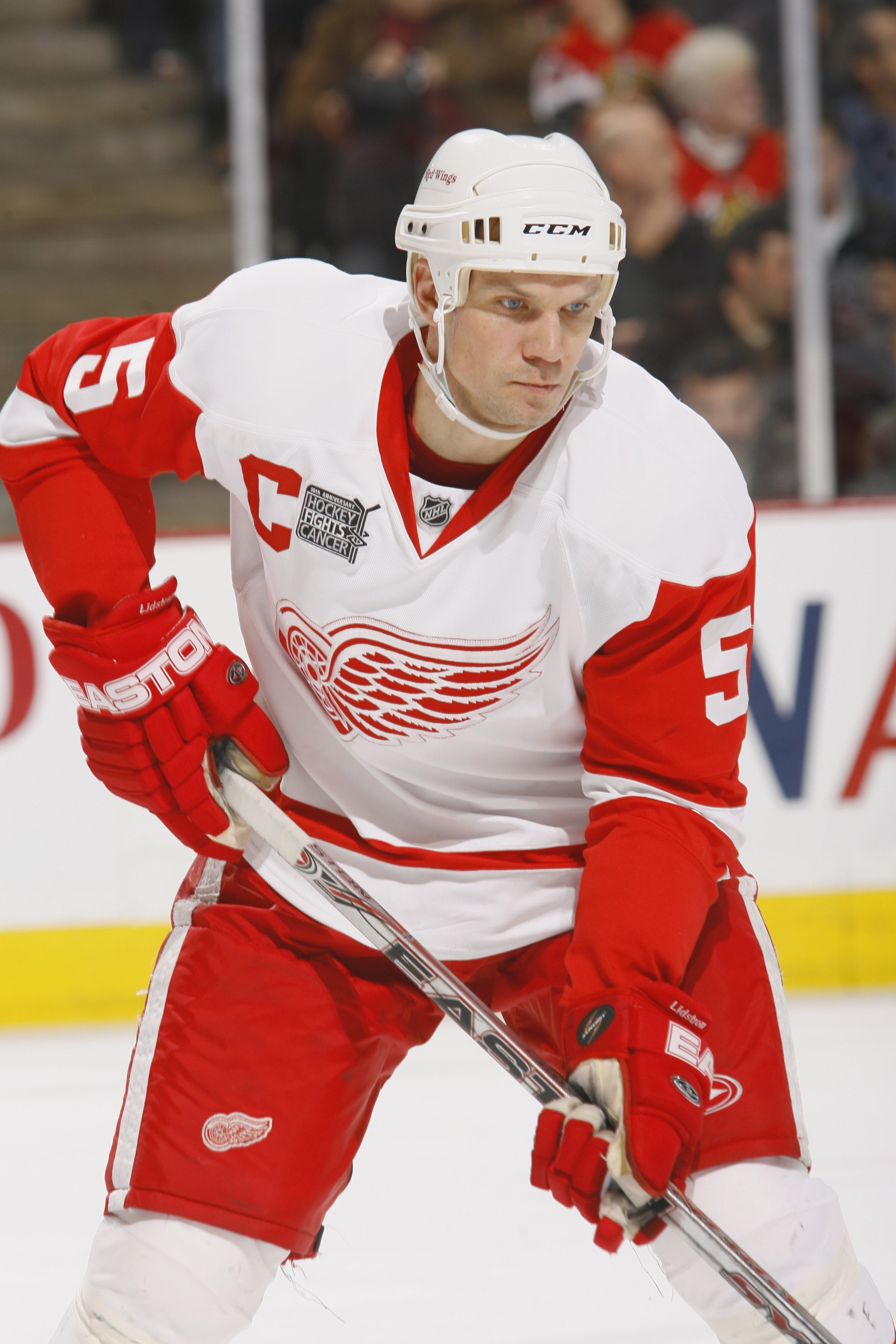 OTTAWA, CANADA- JANUARY 12:  Nicklas Lidstom #5 of the Detroit Red Wings waits for a pass against the Ottawa Senators during their NHL game on January 12, 2008 at the Scotiabank Place in Ottawa, Ontario, Canada. (Photo by Phillip MacCallum/Getty Images)