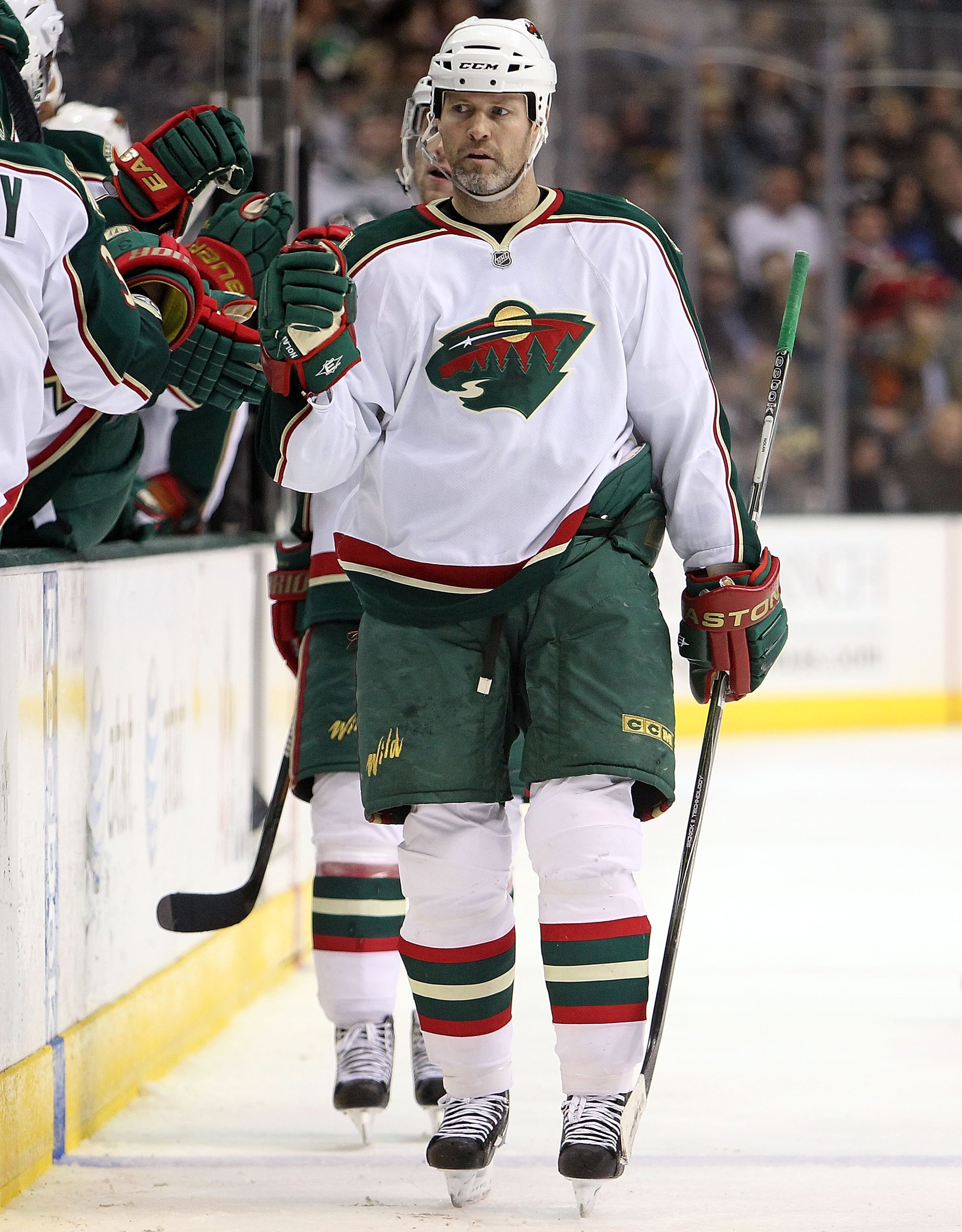 DALLAS - JANUARY 18:   Forward Owen Nolan #11 of the Minnesota Wild at American Airlines Center on January 18, 2010 in Dallas, Texas.  (Photo by Ronald Martinez/Getty Images)