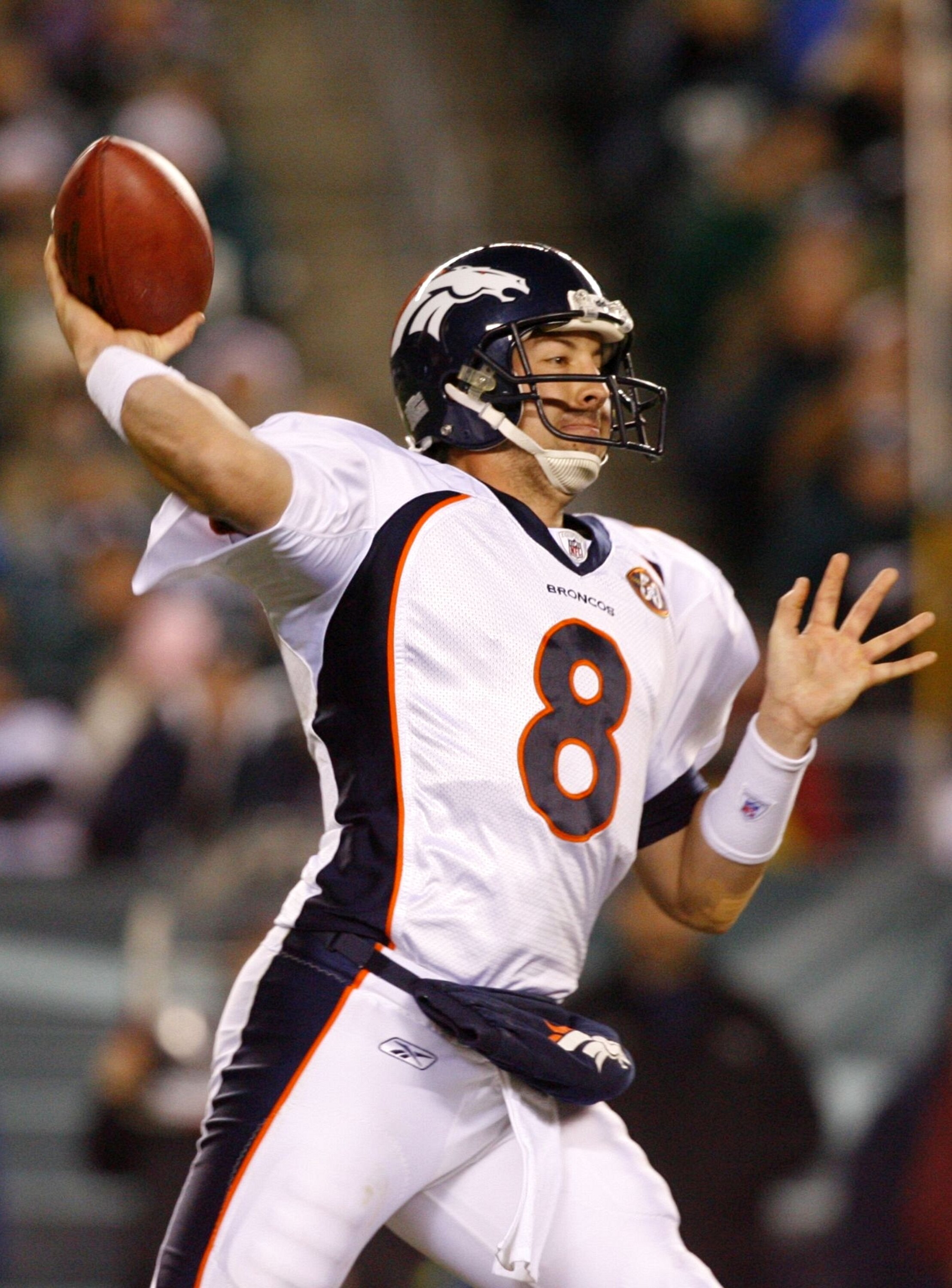 PHILADELPHIA - DECEMBER 27 : Kyle Orton #8 of the Denver Broncos throws a pass against the Philadelphia Eagles at Lincoln Financial Field on December 27, 2009 in Philadelphia, Pennsylvania. (Photo by Jim McIsaac/Getty Images)
