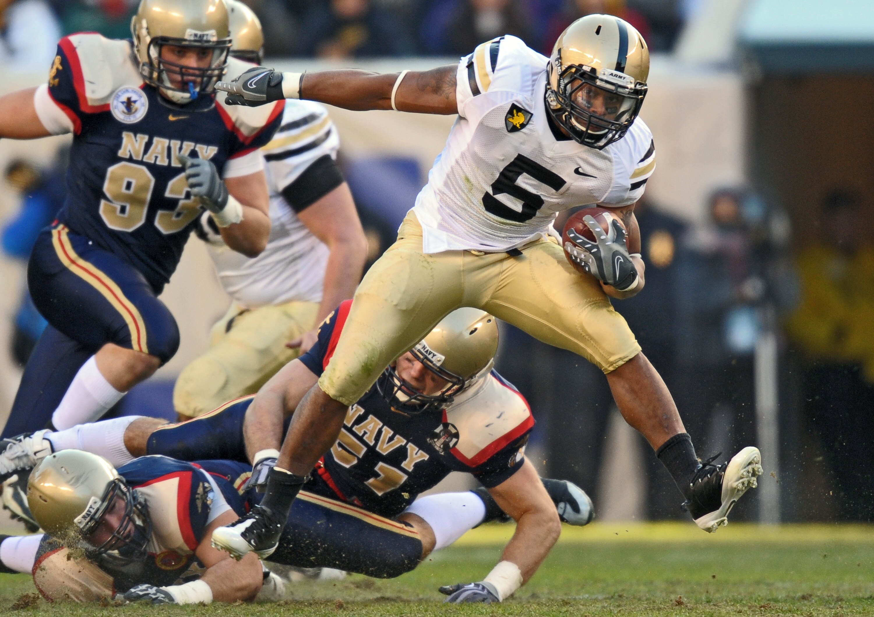 PHILADELPHIA - DECEMBER 12: Running back Patrick Mealy #5 of the Army Black Knights during the game against the Navy Midshipmen on December 12, 2009 at Lincoln Financial Field in Philadelphia, Pennsylvania. Navy won 17-3. (Photo by Drew Hallowell/Getty Im