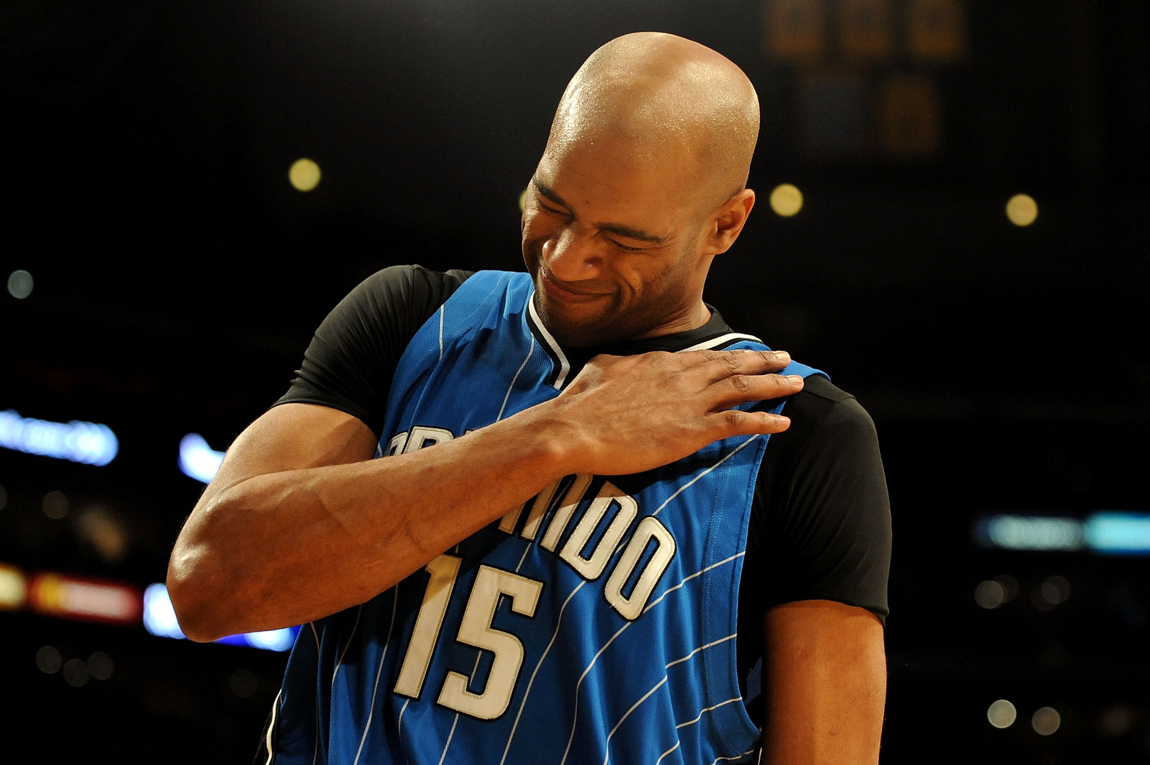 LOS ANGELES, CA - JANUARY 18:  Vince Carter #15 of the Orlando Magic injures his shoulder in the second quarter during the game against the Los Angeles Lakers on January 18, 2010 at Staples Center in Los Angeles, California. NOTE TO USER: User expressly a