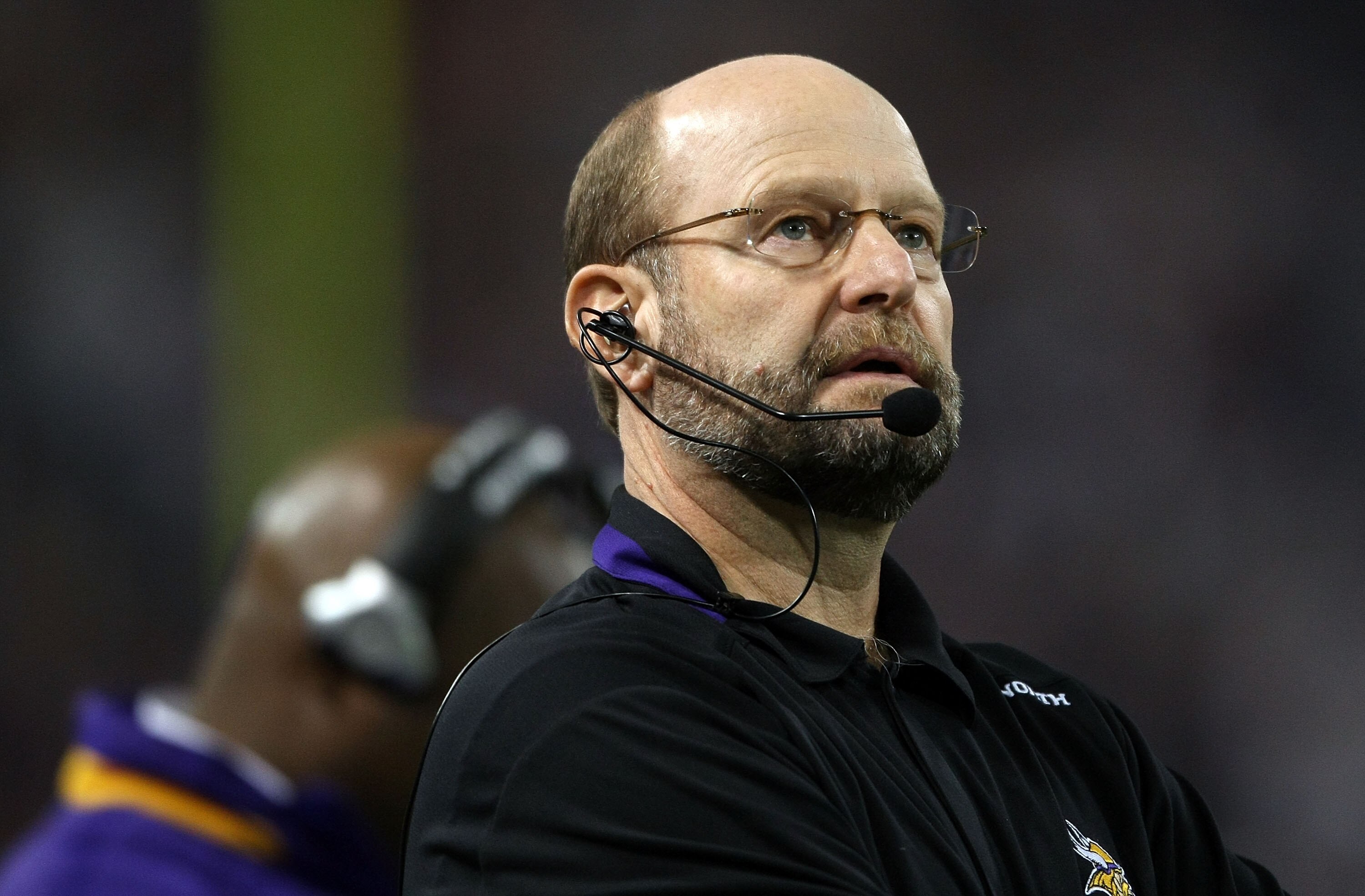 MINNEAPOLIS - JANUARY 03:  Head coach Brad Childress of the Minnesota Vikings looks on from the sideline against the New York Giants on January 3, 2010 at Hubert H. Humphrey Metrodome in Minneapolis, Minnesota.  (Photo by Elsa/Getty Images)