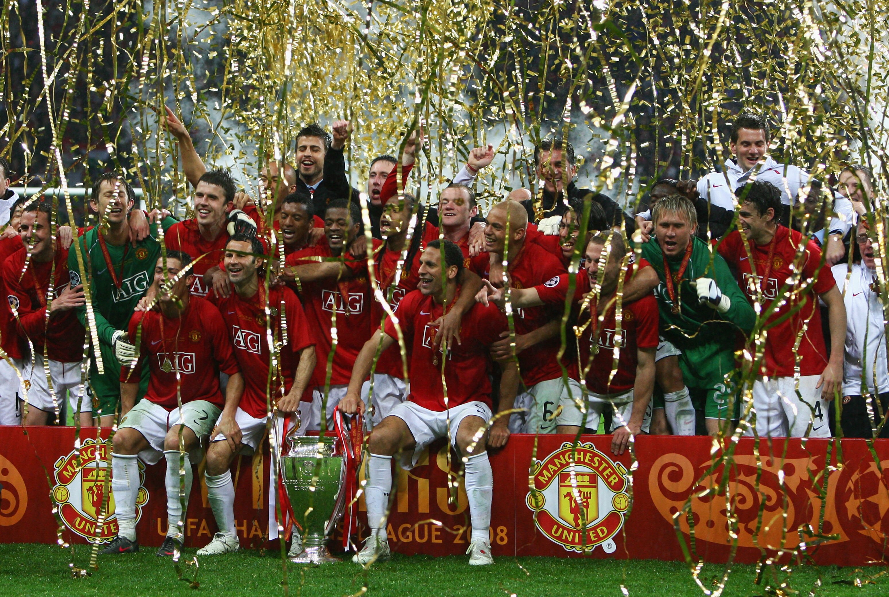 MOSCOW - MAY 21:  Manchester United players celebrate with the trophy following their team's victory during the UEFA Champions League Final match between Manchester United and Chelsea at the Luzhniki Stadium on May 21, 2008 in Moscow, Russia.  (Photo by A