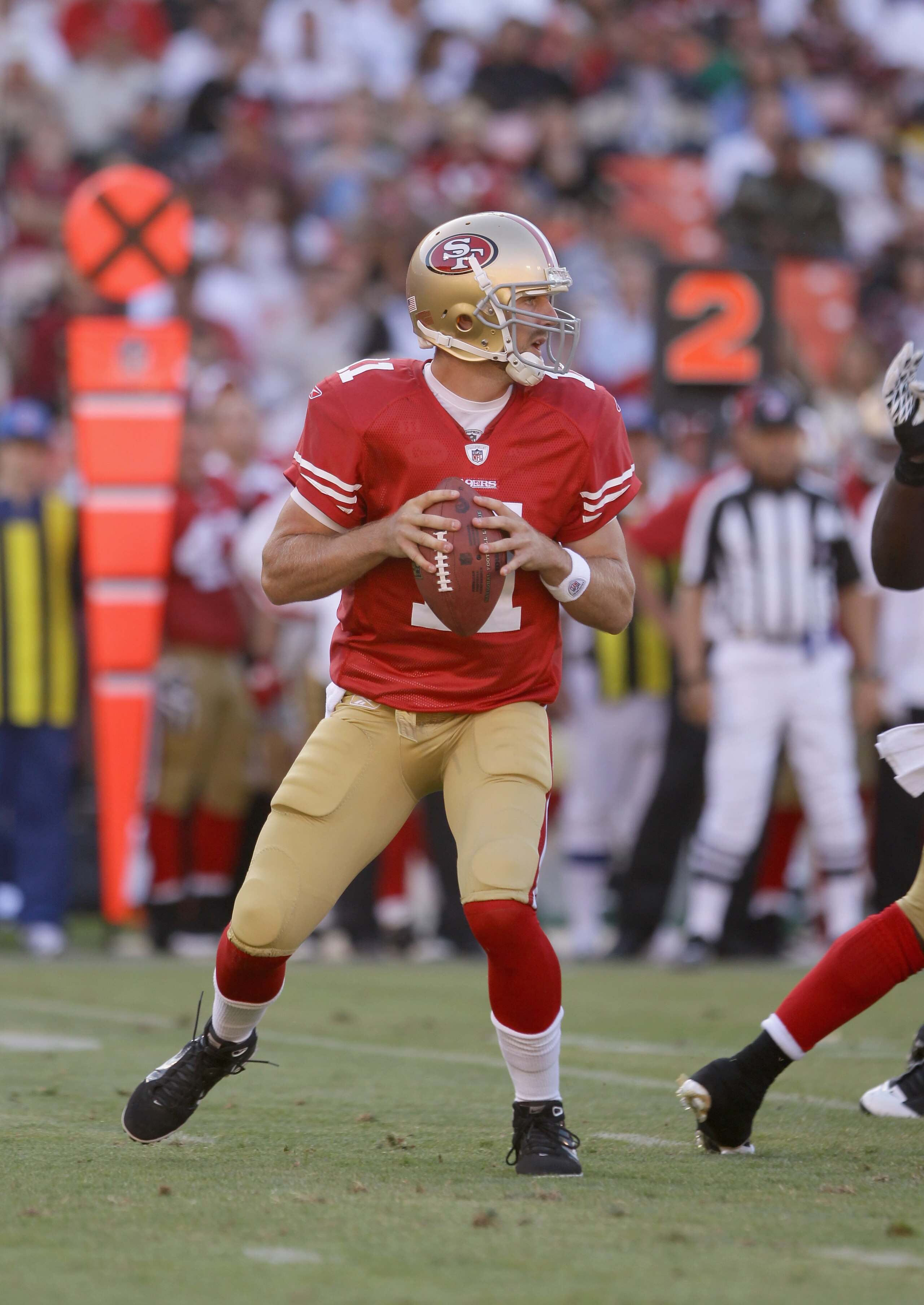 SAN FRANCISCO - AUGUST 22:  Alex Smith #11 of the San Francisco 49ers in action against the Minnesota Vikings at Candlestick Park on August 22, 2010 in San Francisco, California.  (Photo by Ezra Shaw/Getty Images)