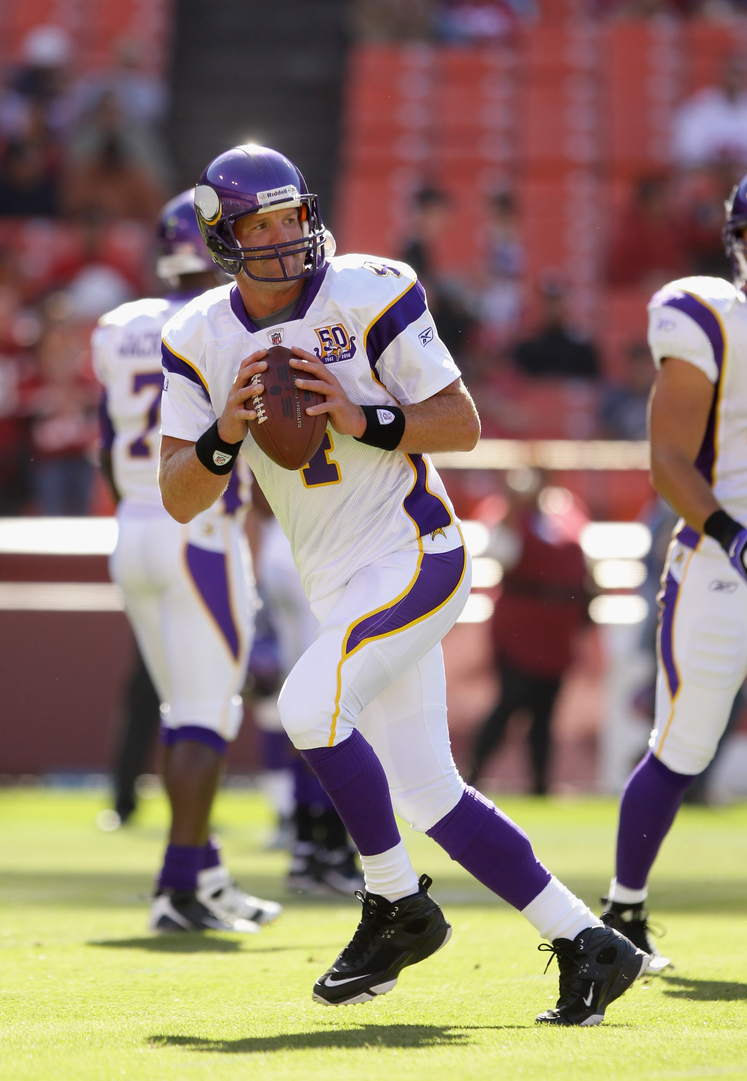 SAN FRANCISCO - AUGUST 22: Brett Favre #4 of the Minnesota Vikings warms up before their preseason game against the San Francisco 49ers at Candlestick Park on August 22, 2010 in San Francisco, California. (Photo by Ezra Shaw/Getty Images) SAN FRANCISCO - AUGUST 22: Brett Favre #4 of the Minnesota Vikings warms up before their preseason game against the San Francisco 49ers at Candlestick Park on August 22, 2010 in San Francisco, California. (Photo by Ezra Shaw/Getty Images)