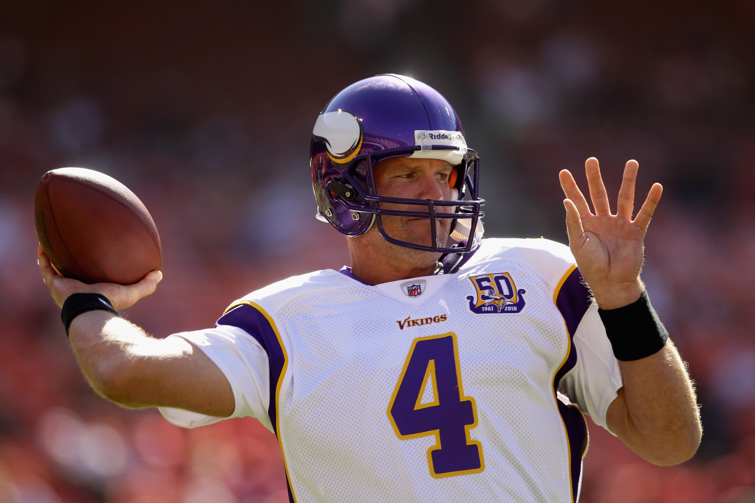SAN FRANCISCO - AUGUST 22: Brett Favre #4 of the Minnesota Vikings warms up before their preseason game against the San Francisco 49ers at Candlestick Park on August 22, 2010 in San Francisco, California. (Photo by Ezra Shaw/Getty Images) SAN FRANCISCO - AUGUST 22: Brett Favre #4 of the Minnesota Vikings warms up before their preseason game against the San Francisco 49ers at Candlestick Park on August 22, 2010 in San Francisco, California. (Photo by Ezra Shaw/Getty Images)