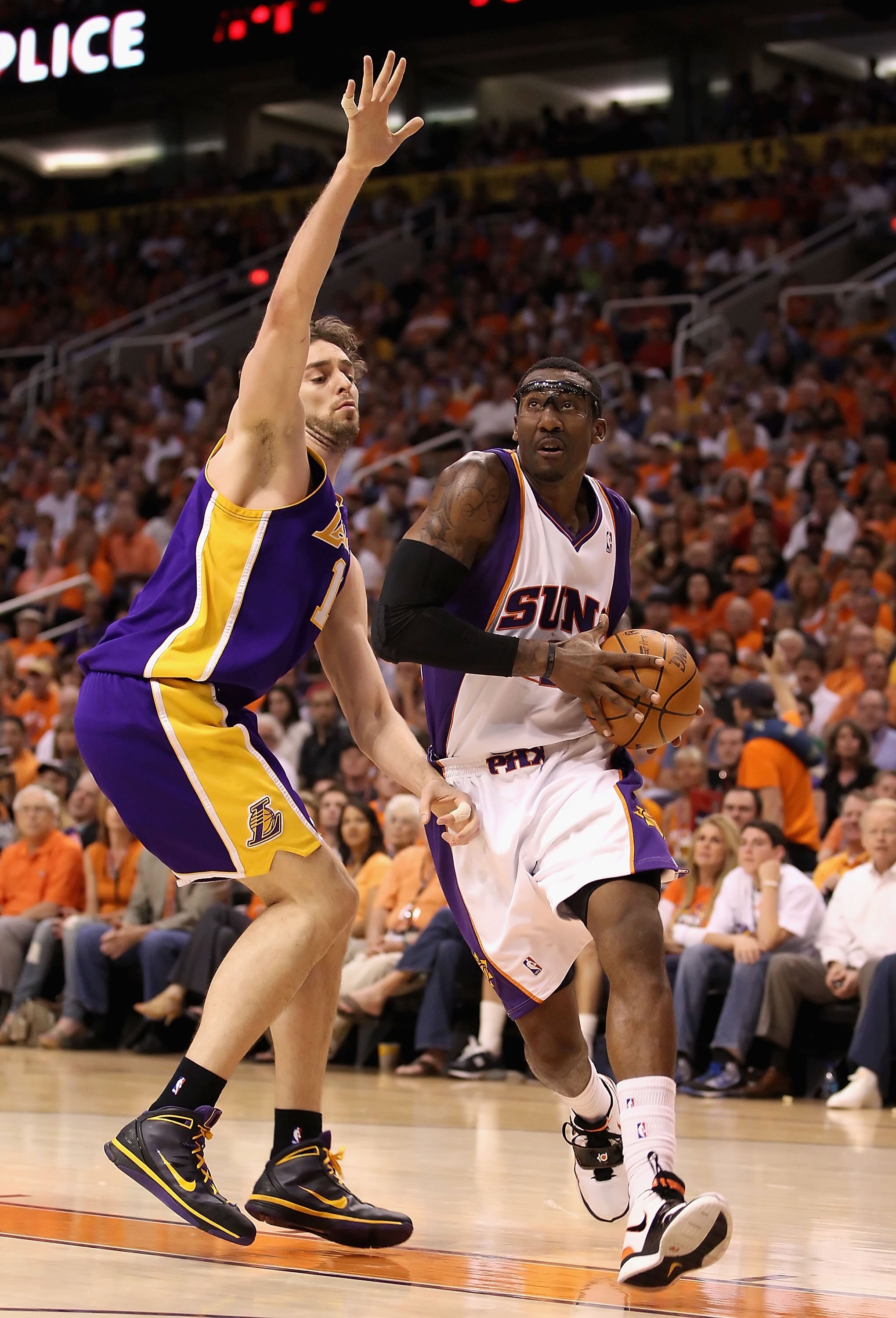 PHOENIX - MAY 25:  Amar'e Stoudemire #1 of the Phoenix Suns drives the ball during Game Four of the Western Conference finals of the 2010 NBA Playoffs against the Los Angeles Lakers at US Airways Center on May 25, 2010 in Phoenix, Arizona. The Suns defeat