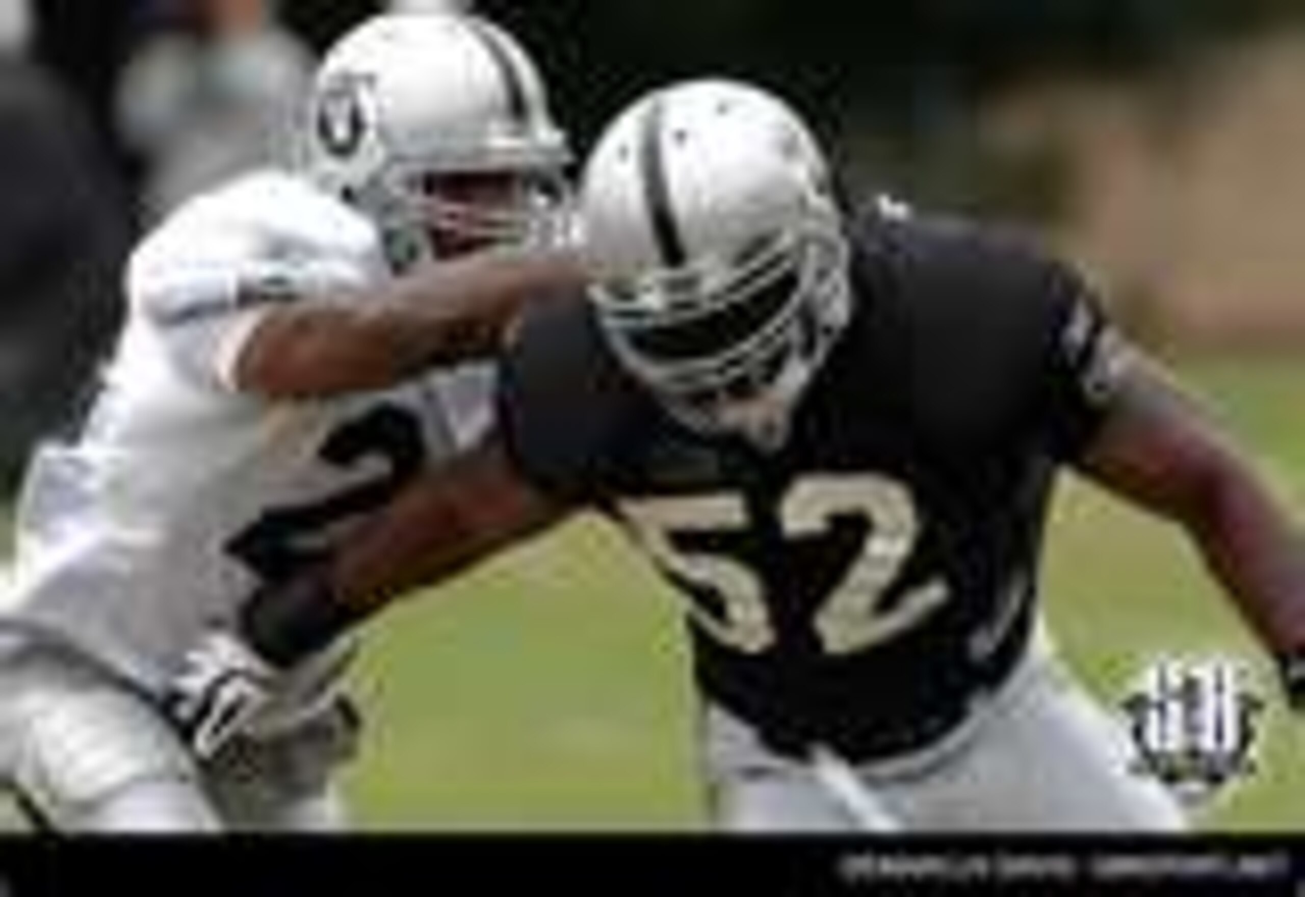 Quentin Groves sheds a block.