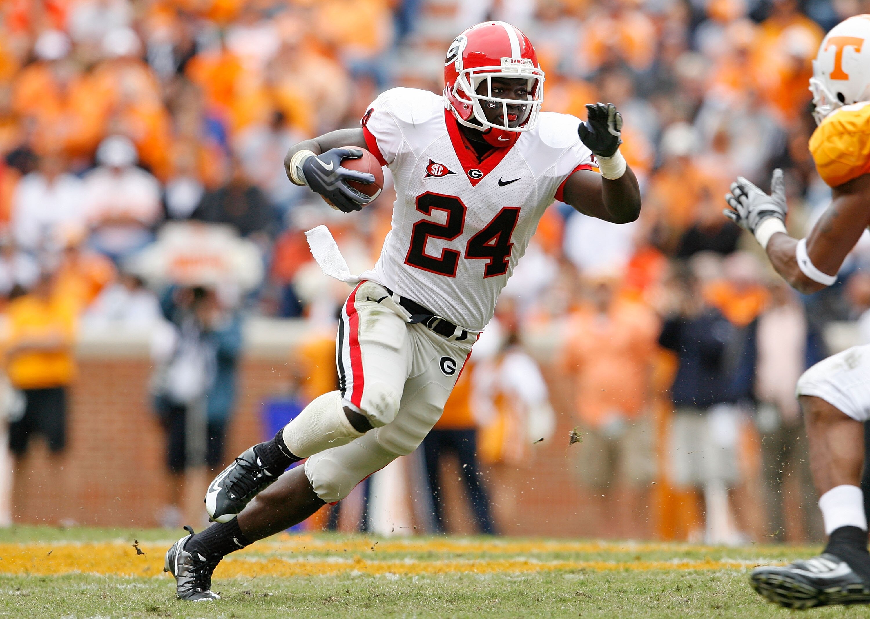 KNOXVILLE, TN - OCTOBER 10: Washaun Ealey #24 of the Georgia Bulldogs runs with the ball during the SEC game against the Tennessee Volunteers at Neyland Stadium on October 10, 2009 in Knoxville, Tennessee. (Photo by Andy Lyons/Getty Images)