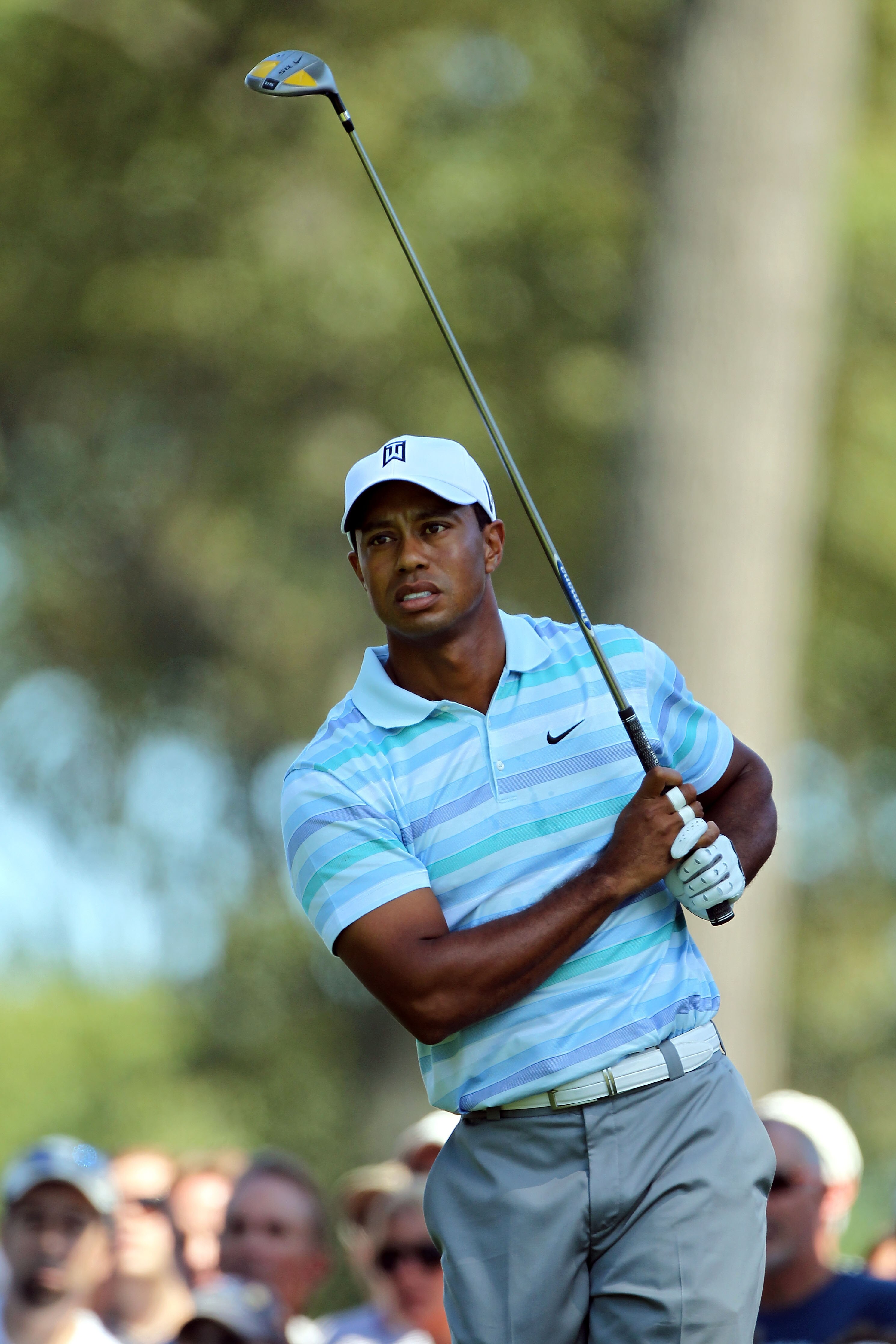 PARAMUS, NJ - AUGUST 27:  Tiger Woods watches his tee shot on the 16th hole during the second round of The Barclays at the Ridgewood Country Club on August 27, 2010 in Paramus, New Jersey.  (Photo by Hunter Martin/Getty Images)
